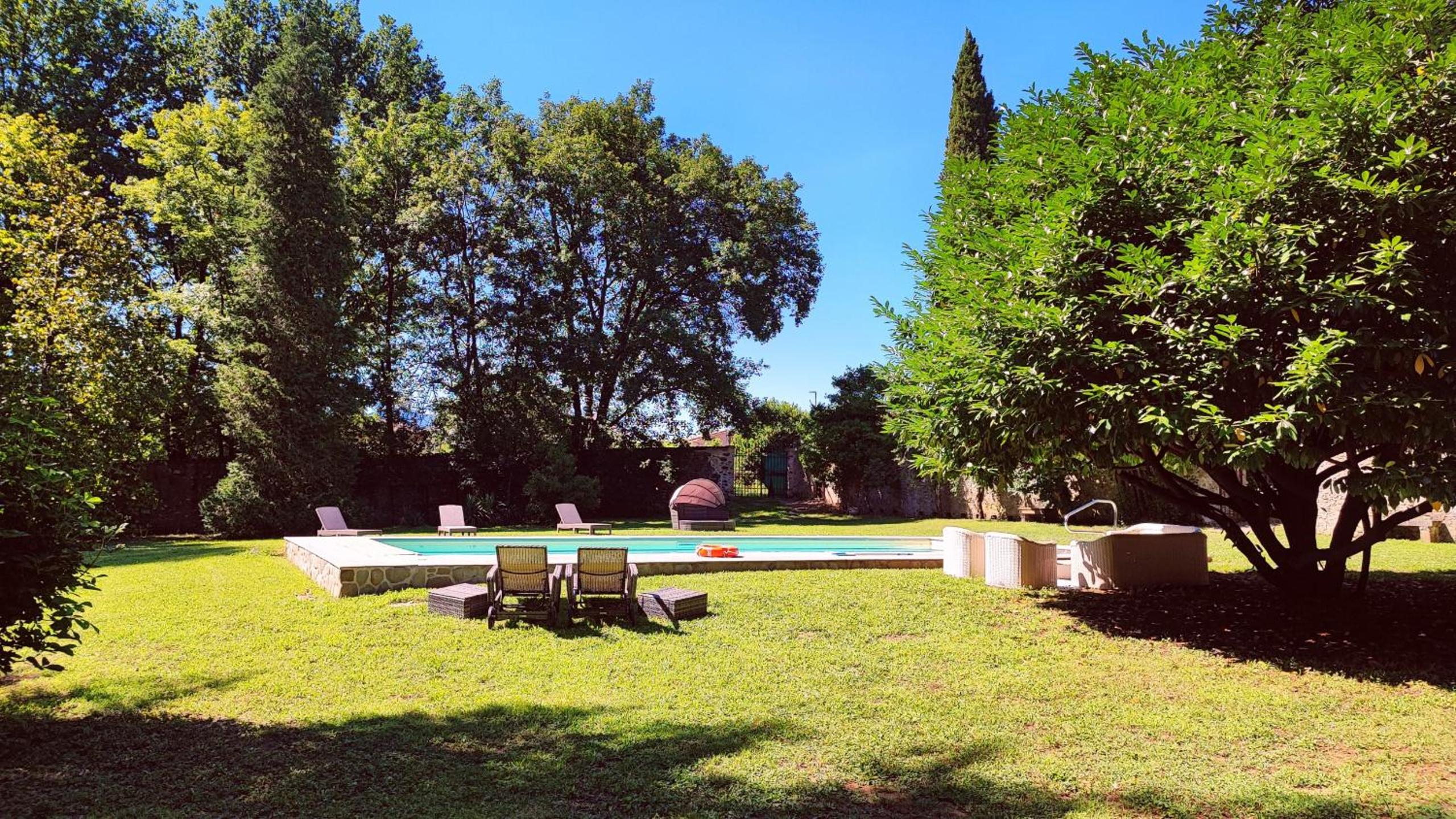 La Vaseria Country House with Secret Garden and pool
