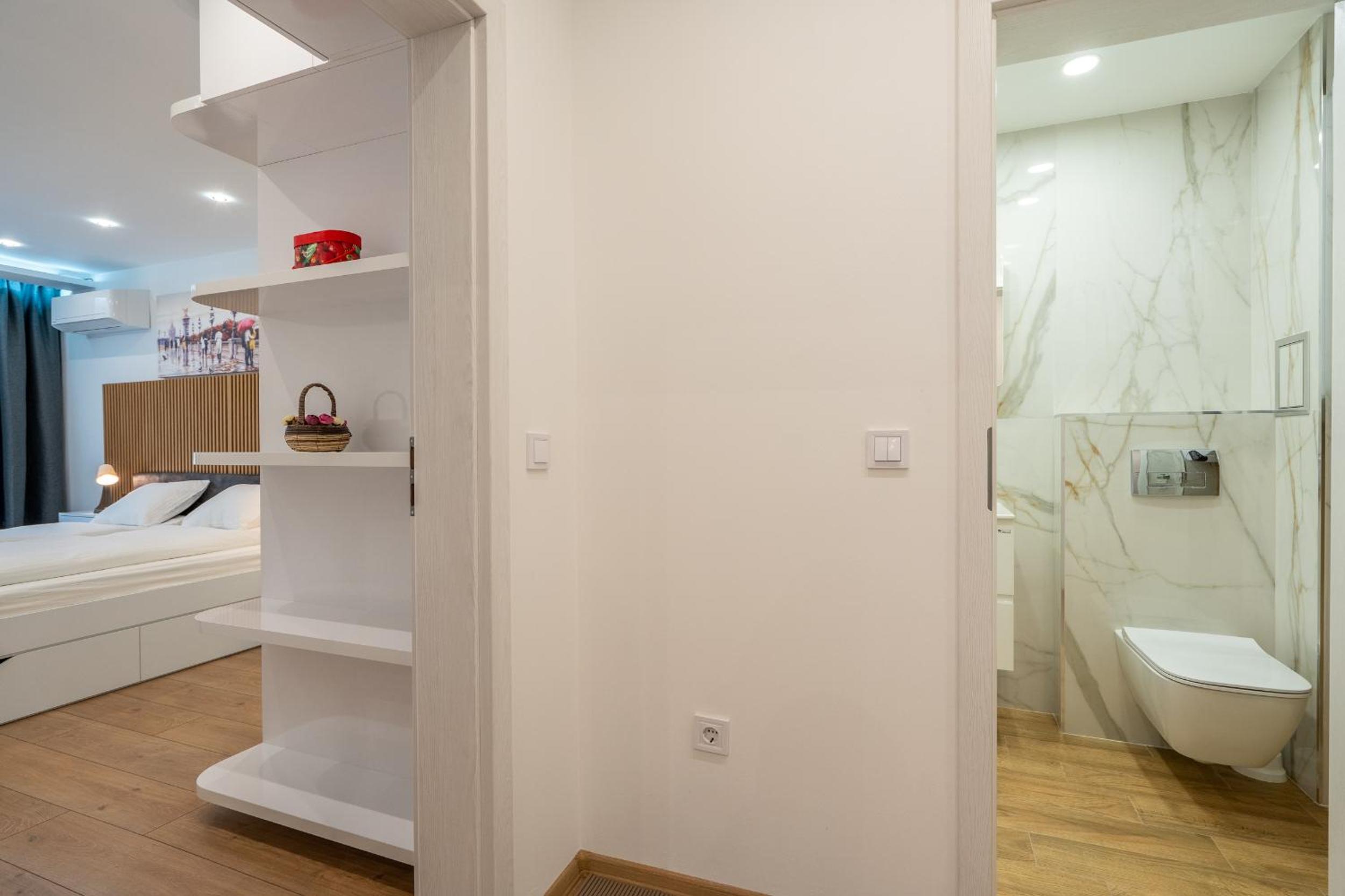 Zenith Apartment