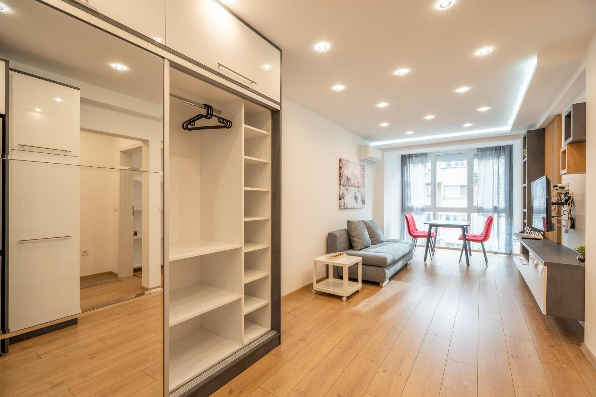 Zenith Apartment
