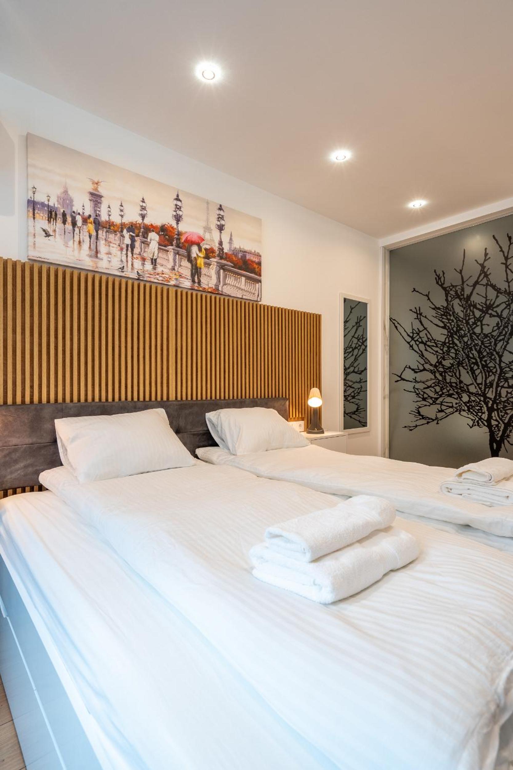 Zenith Apartment
