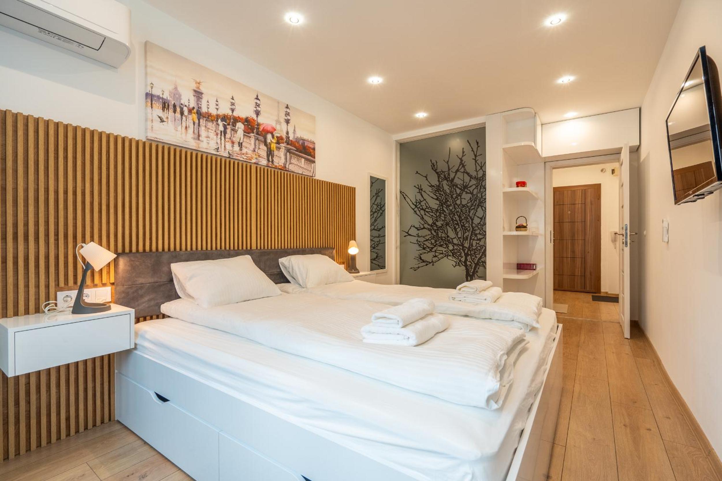 Zenith Apartment