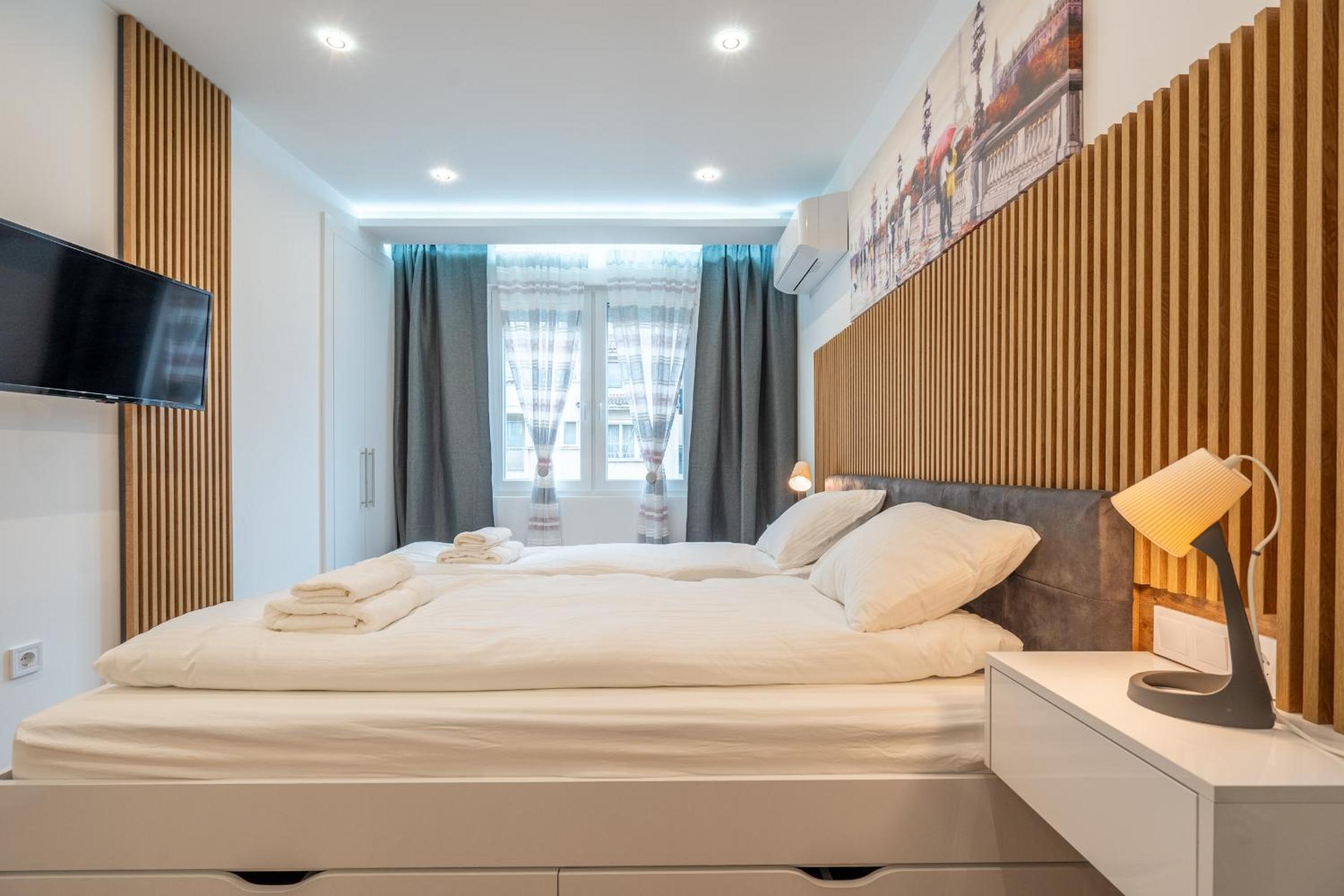 Zenith Apartment