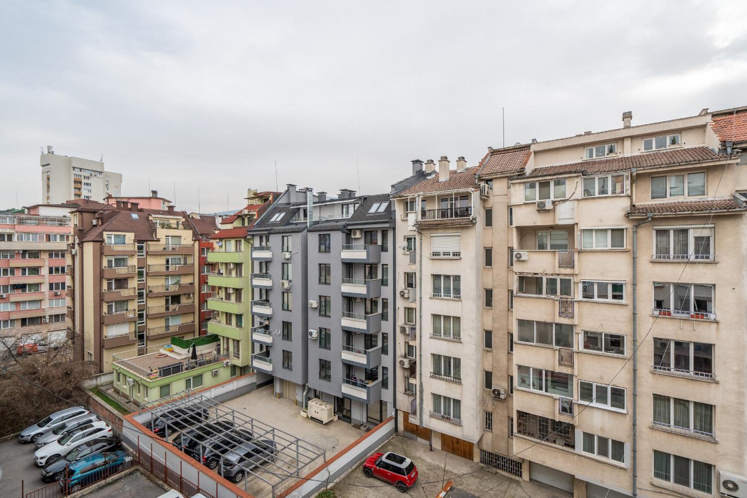 Zenith Apartment