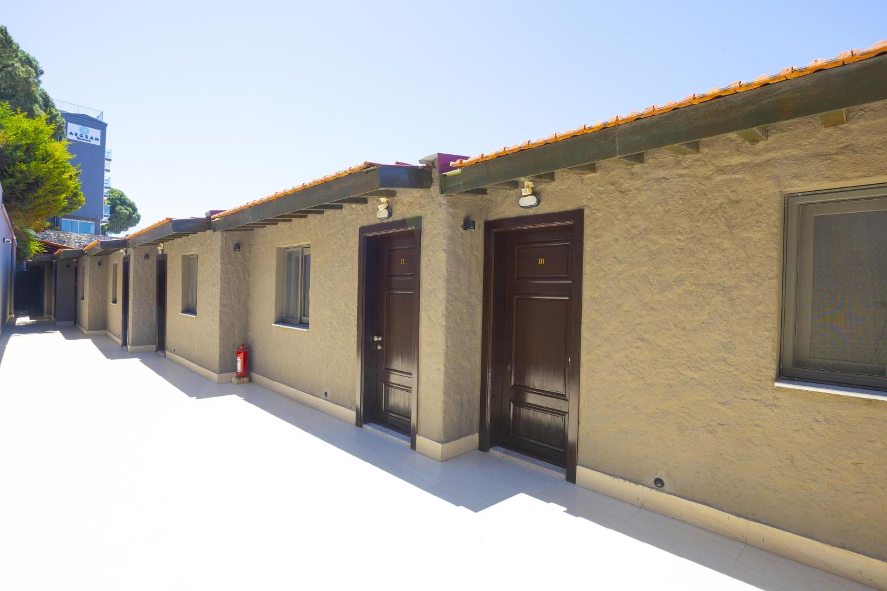 Hotel AEGEAN Apartments - Marina & Chios Island View - Image 1