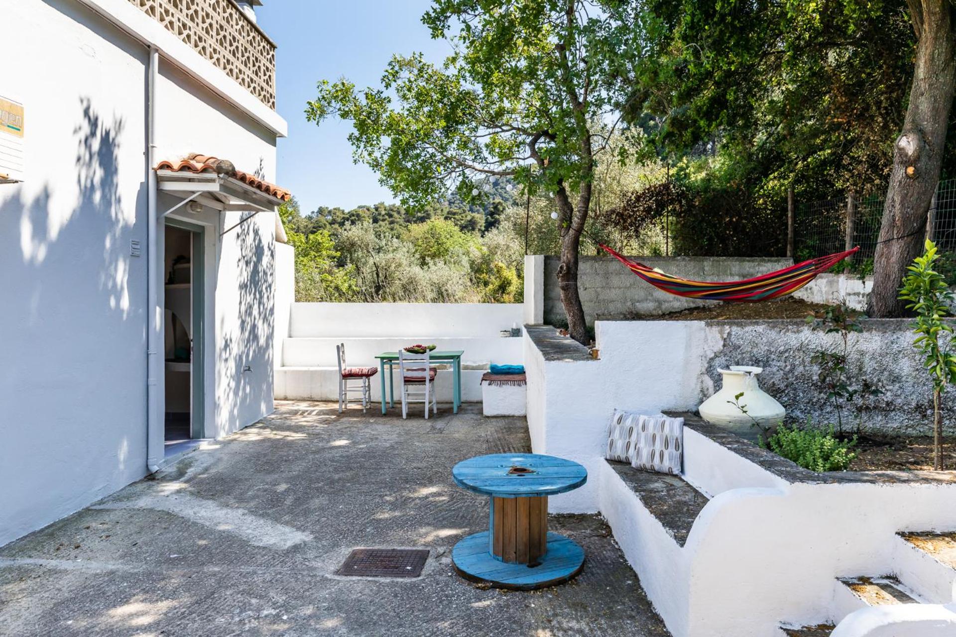 Estia B - Studios & Apartments view 4
