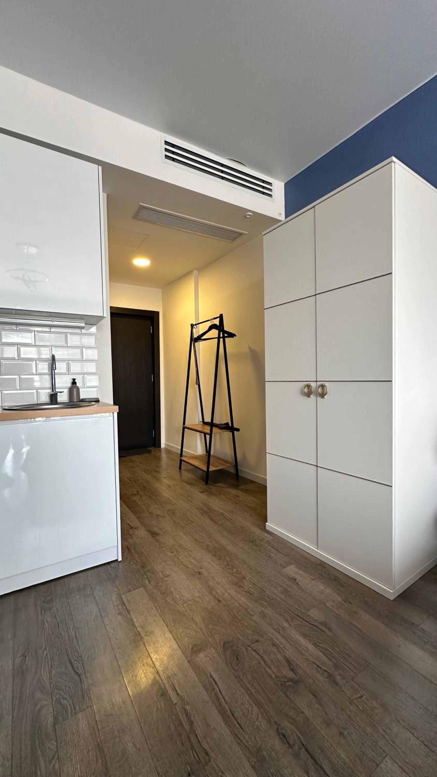 New apartment with private pool view 4