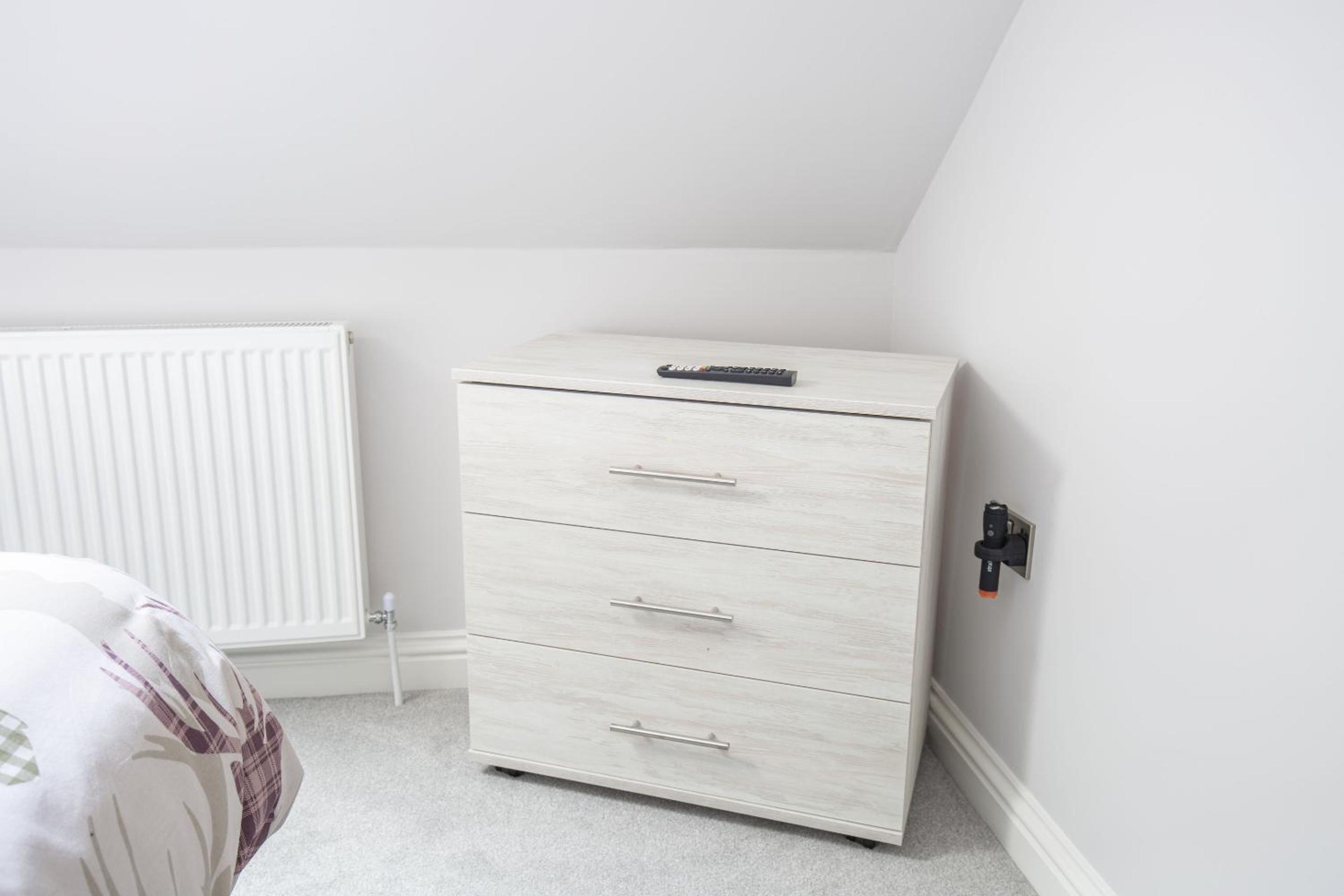 Rothes Residence - SJA Stays - Luxury 3 Bed House view 2