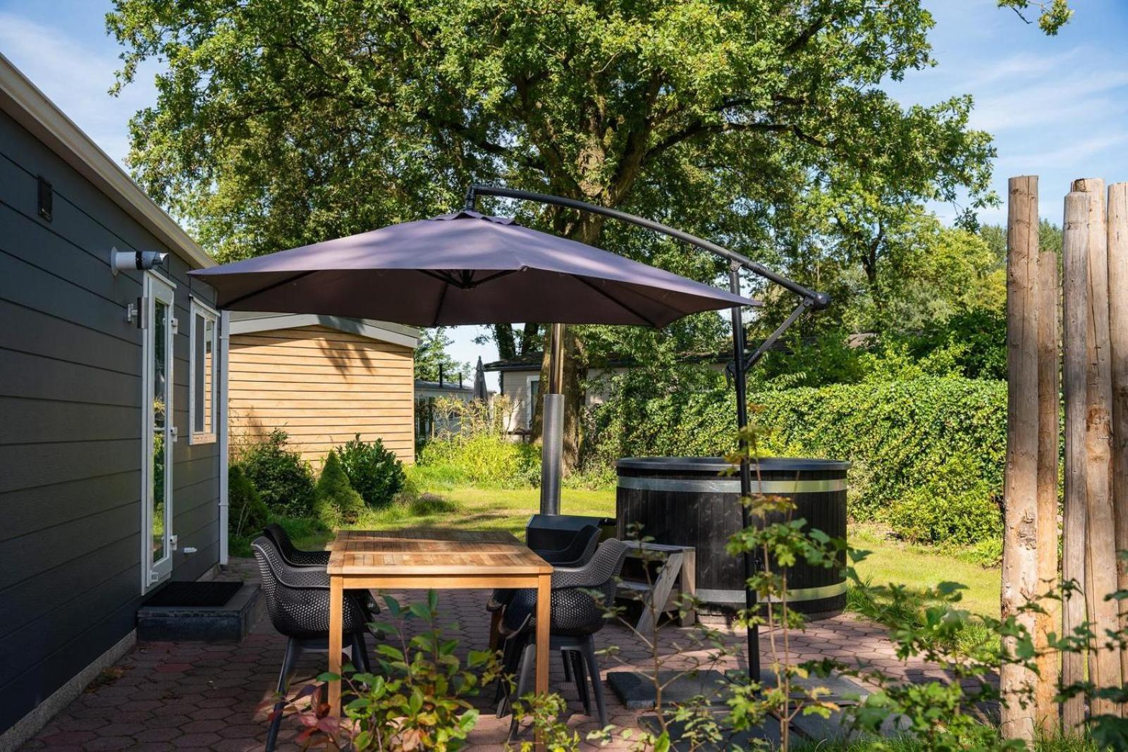Bungalette 4 persons basic with hottub