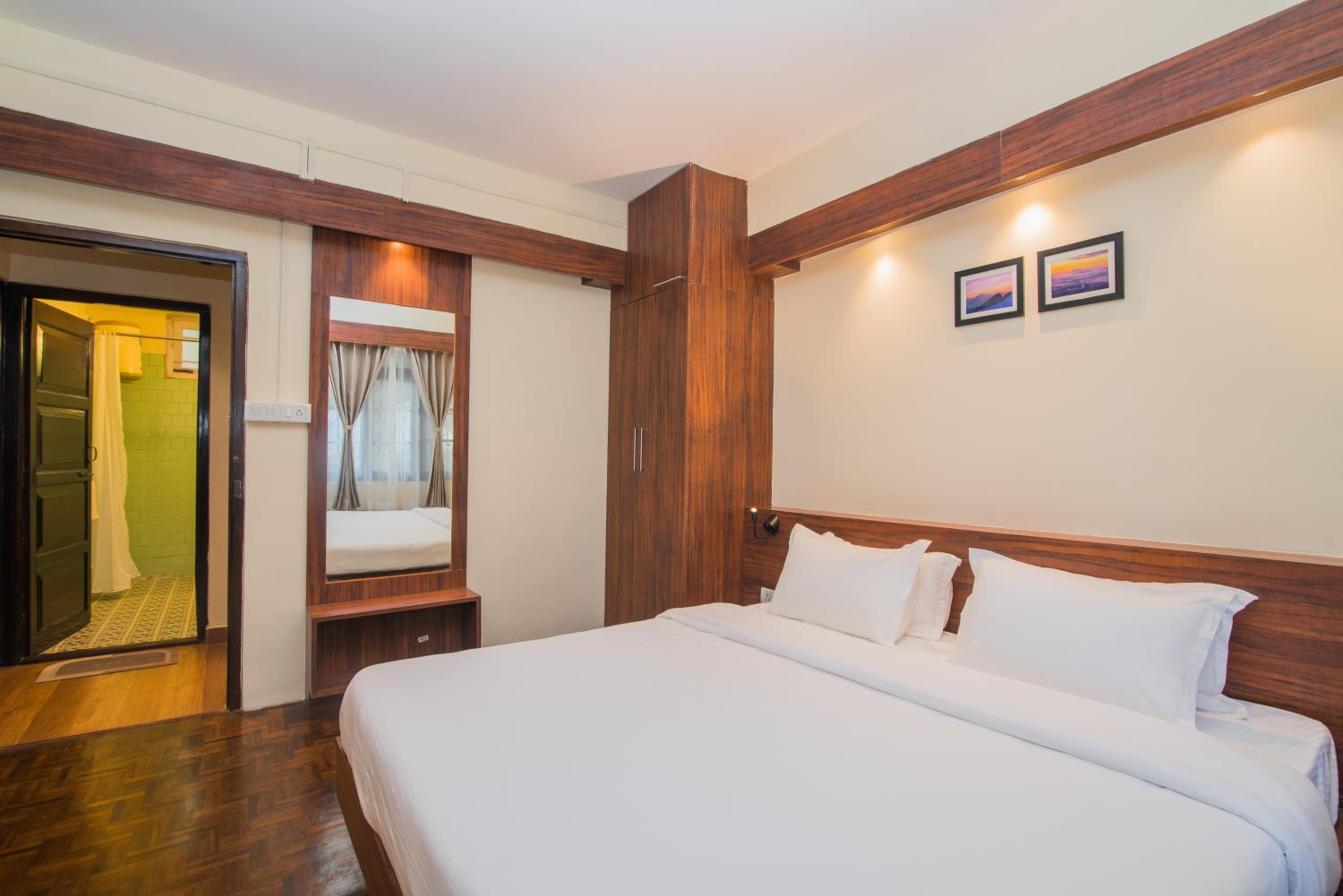 Madhuban Service Apt