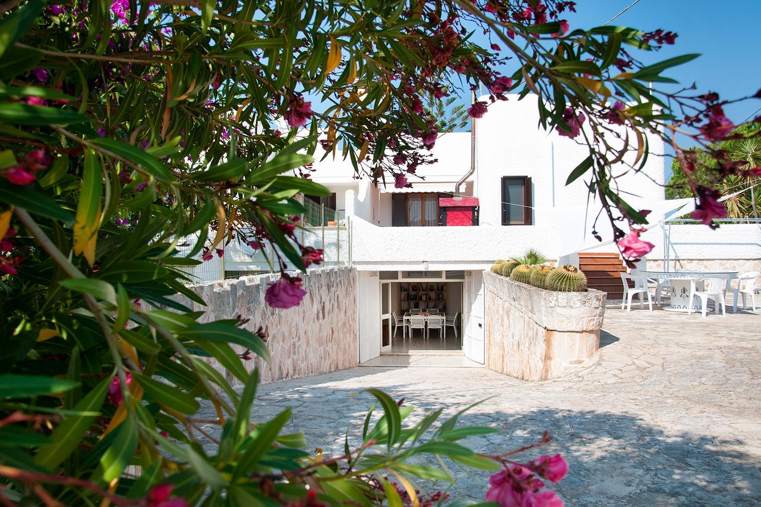 Villa Almandia, Capitolo, Monopoli view 4