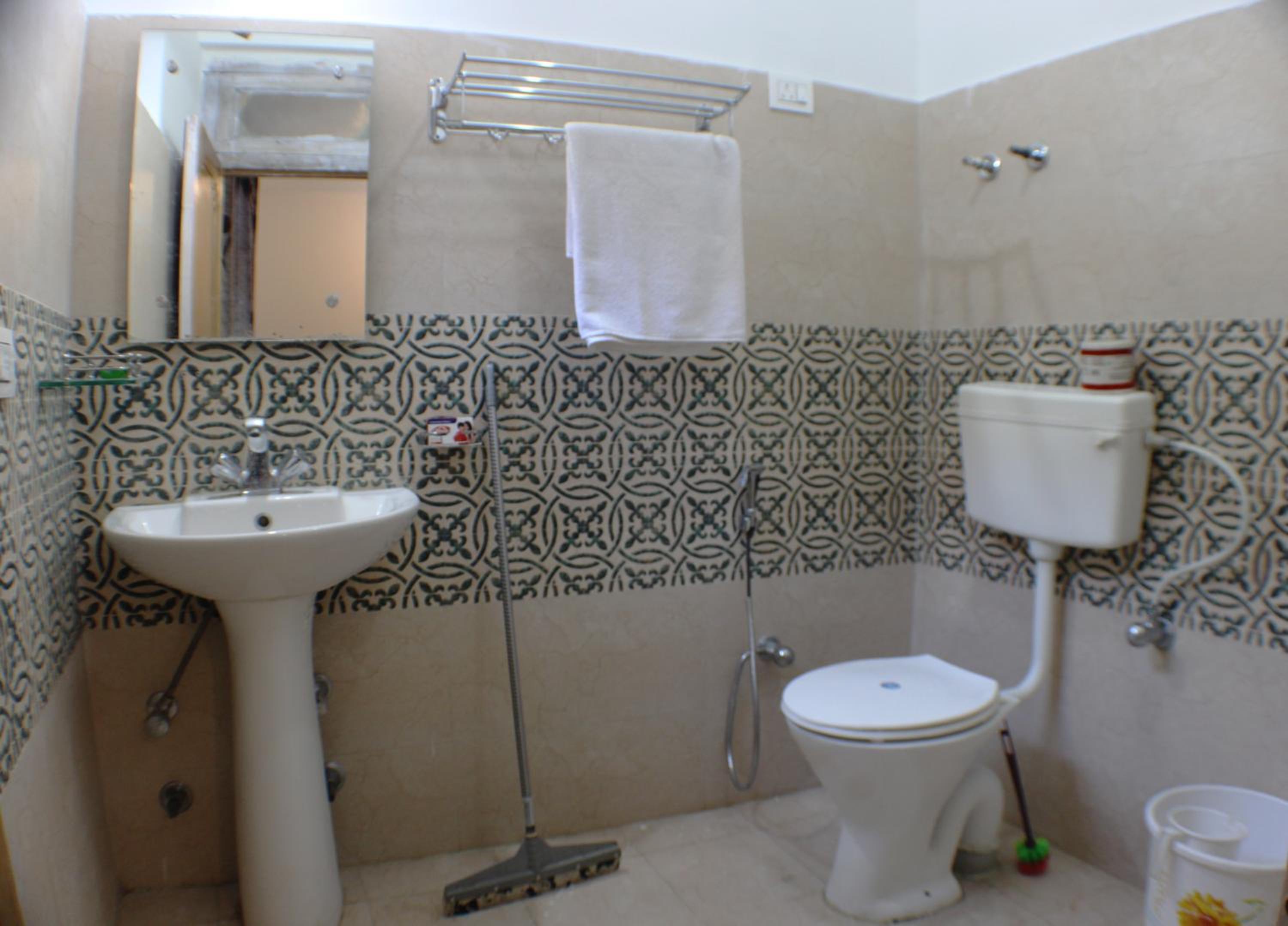 Zangsti Ramik Guest house view 5