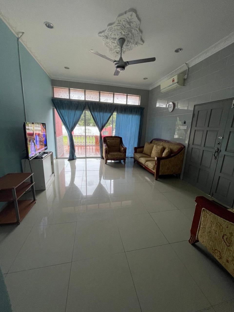 Banglo Hj Man Taman Paroi Jaya photo 8