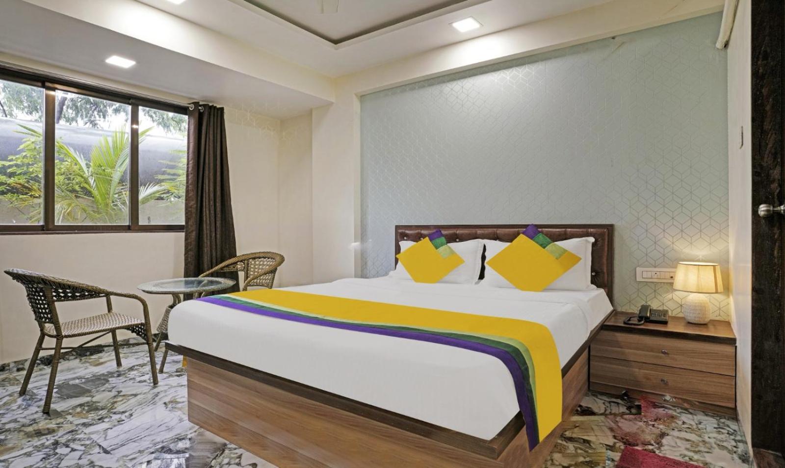 Glitz Hotels Golden Birds - Mahape, Navi Mumbai