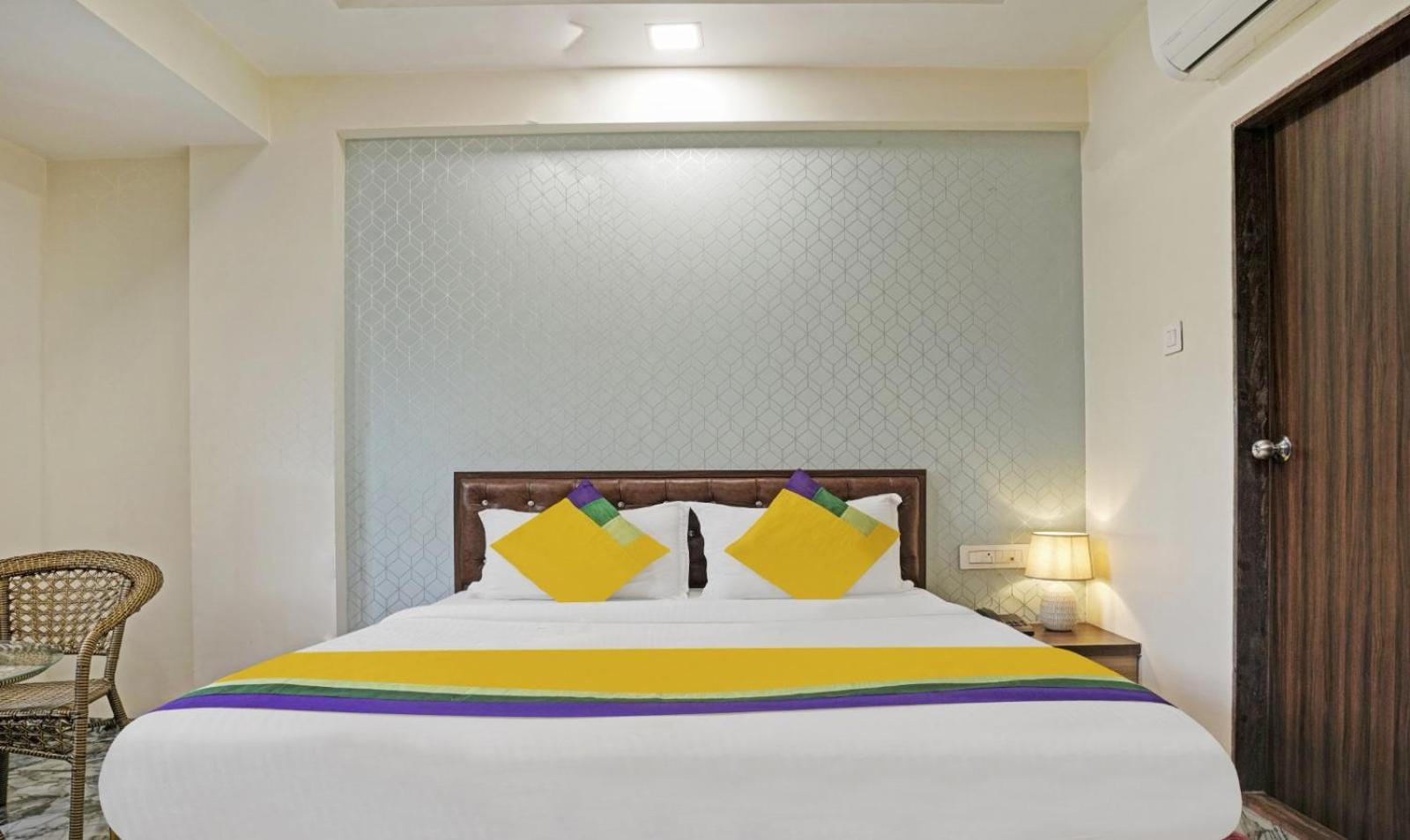 Glitz Hotels Golden Birds - Mahape, Navi Mumbai