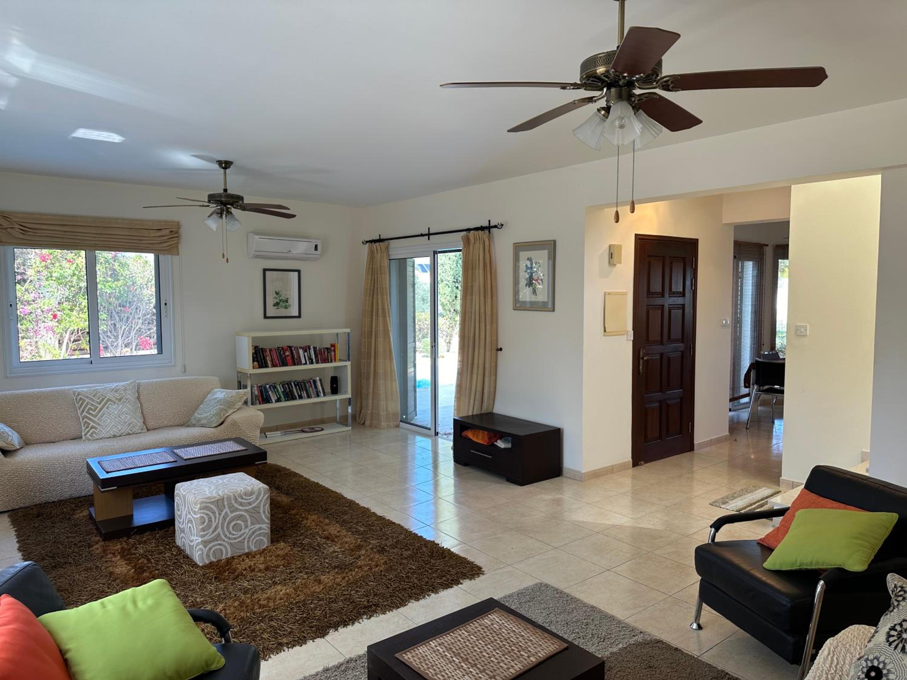 Beach villa Camelia