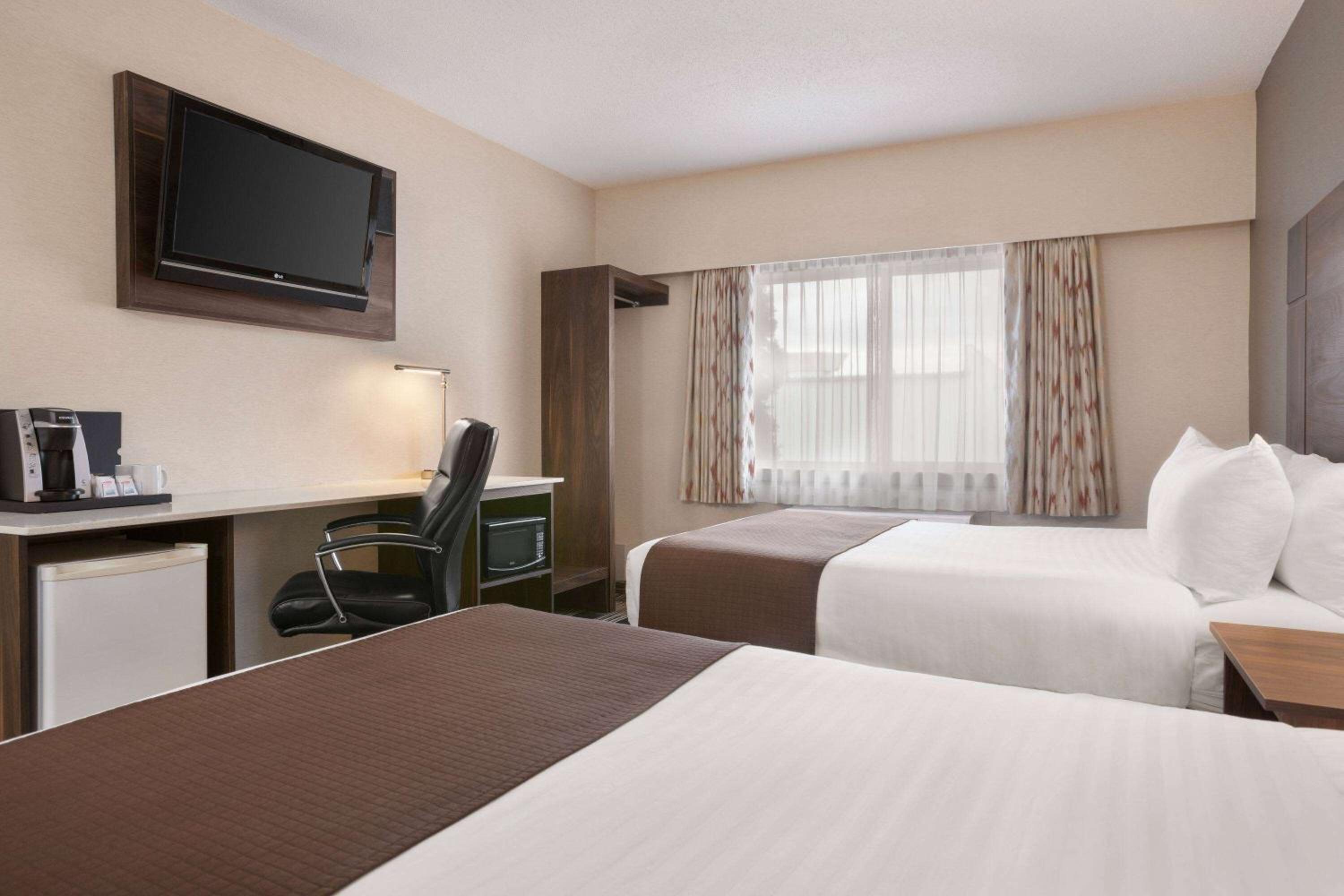 Medicine Hat Vacations - Baymont by Wyndham Medicine Hat - Property Image 2