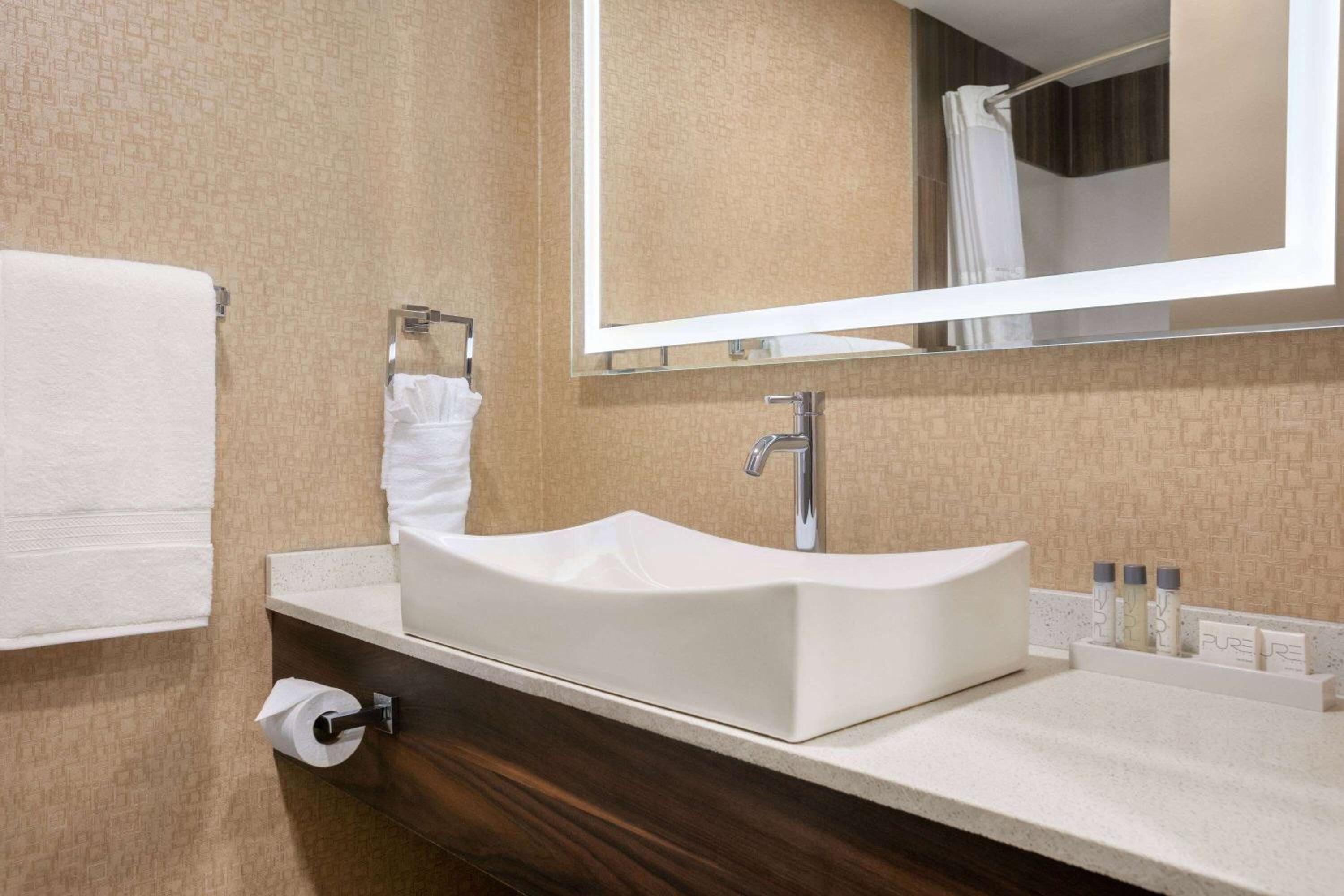 Medicine Hat Vacations - Baymont by Wyndham Medicine Hat - Property Image 4