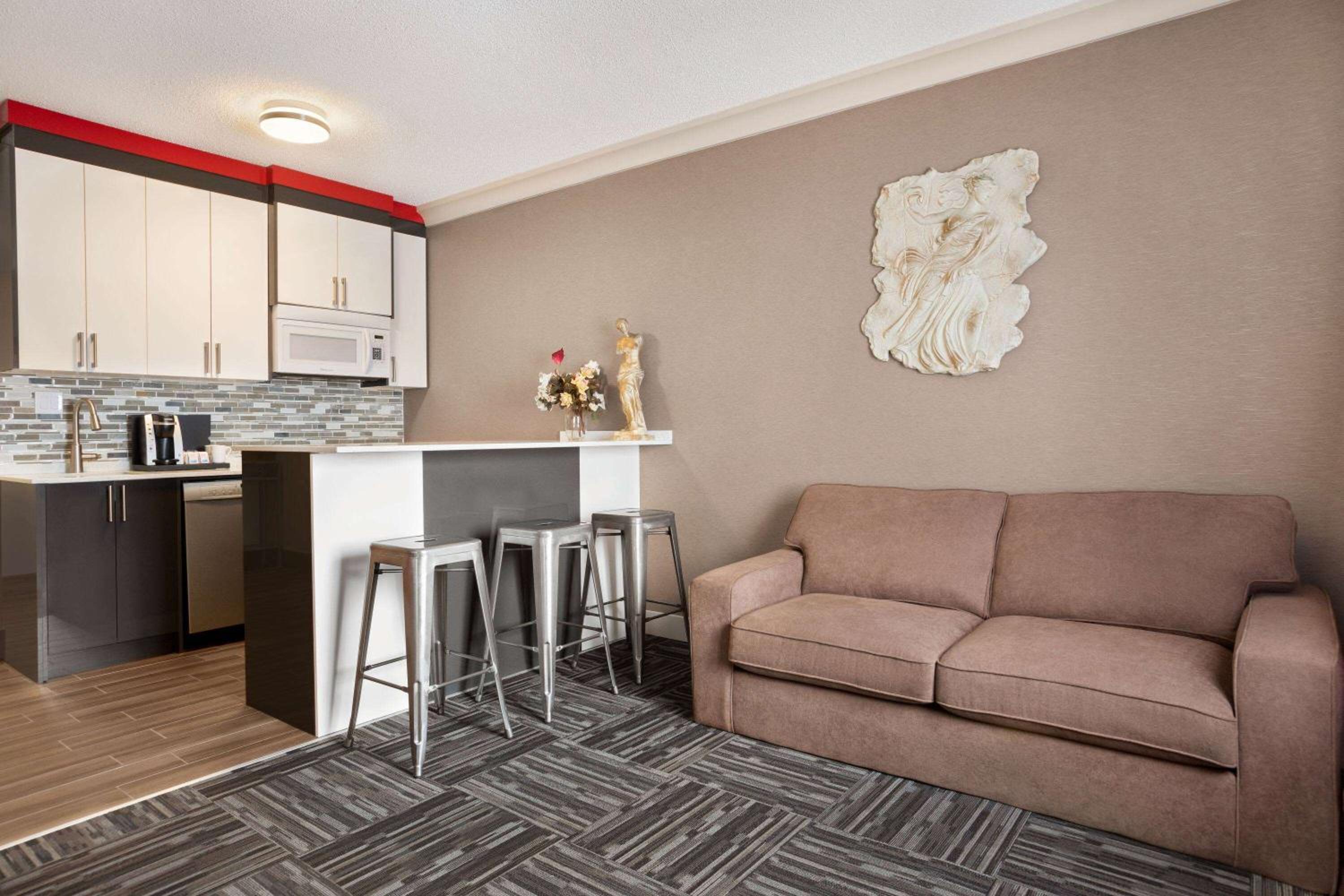 Medicine Hat Vacations - Baymont by Wyndham Medicine Hat - Property Image 5