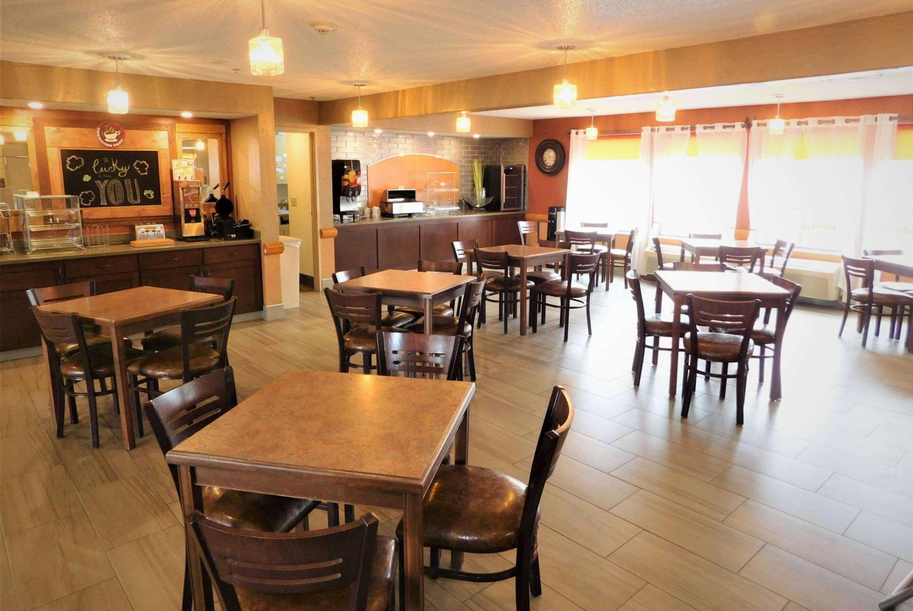 Ogallala Vacations - Americinn by Wyndham Ogallala - Property Image 4
