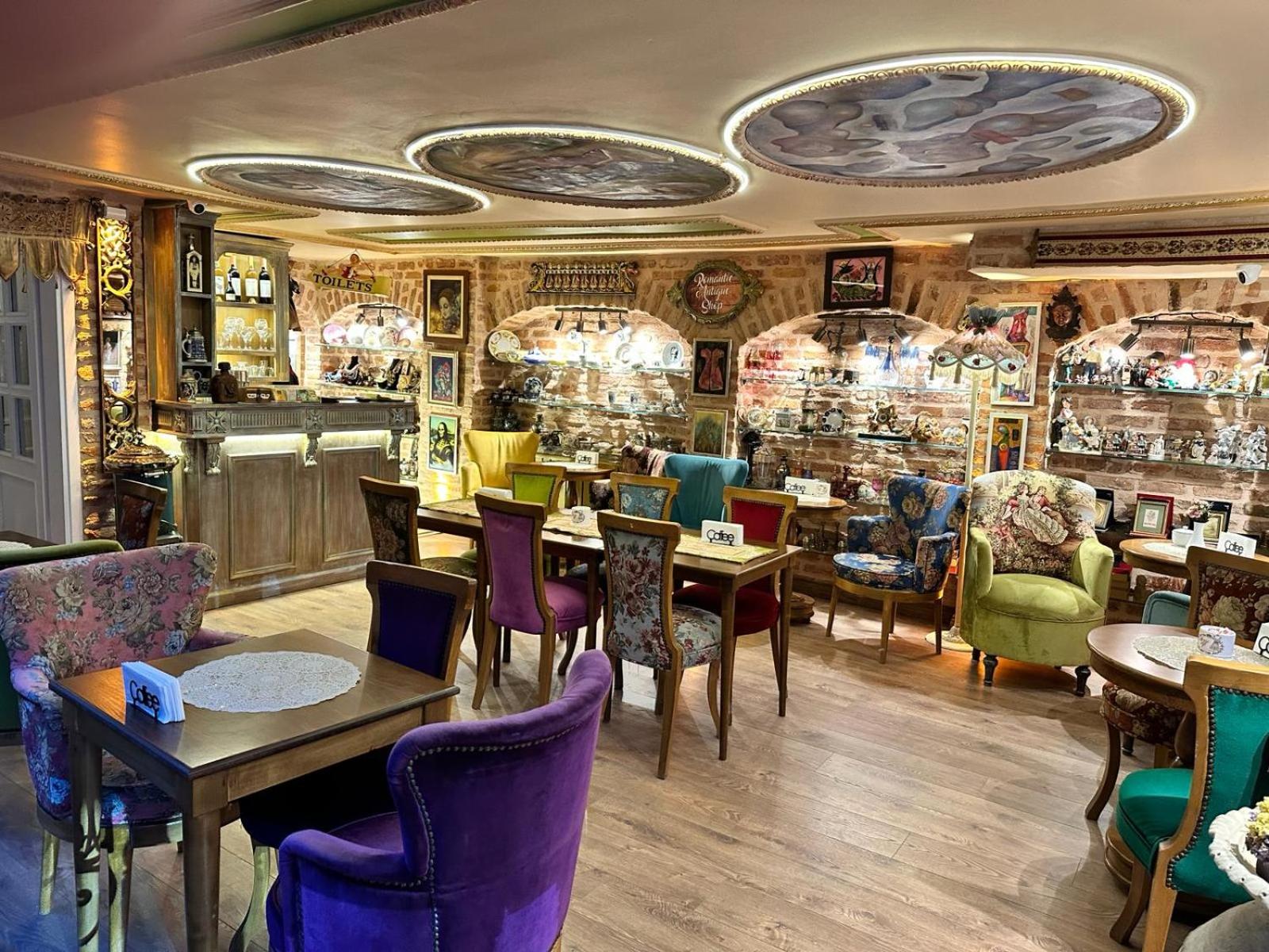 Romantic Mansion - Image 47