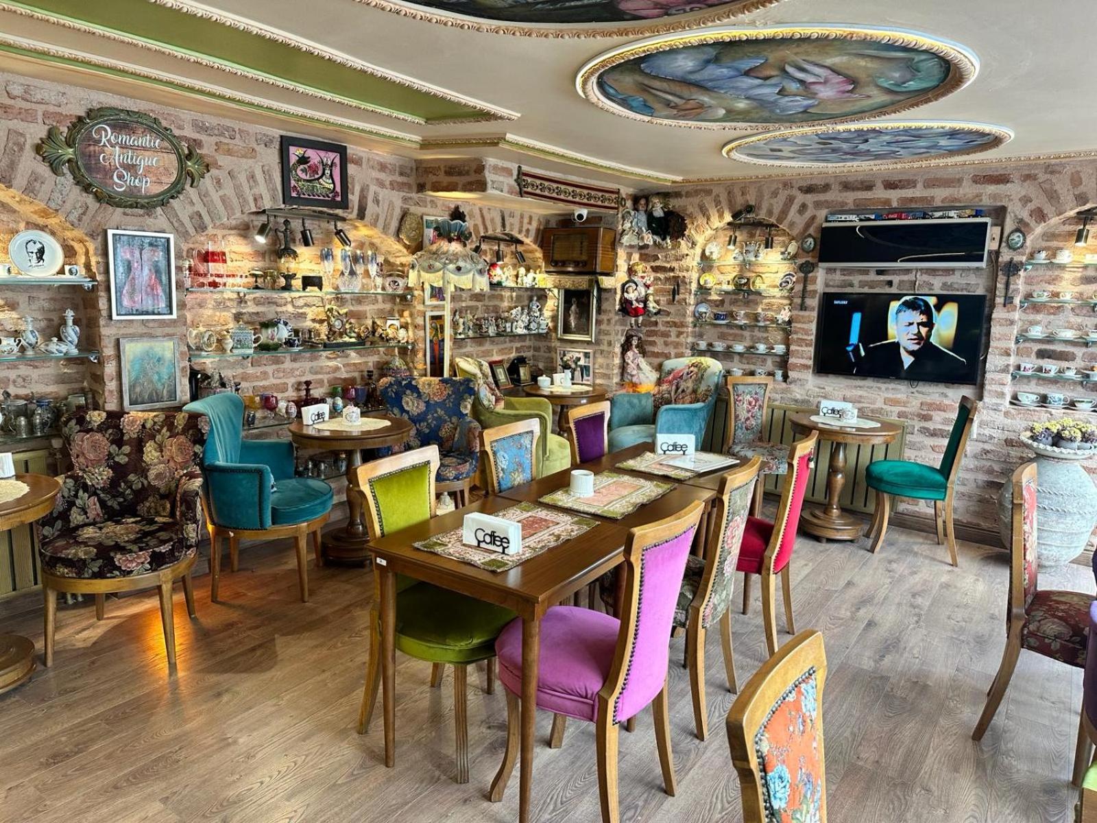 Romantic Mansion - Image 17