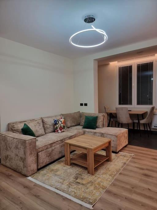 Peace and Love luxury apartment in Center, New Bazaar 2