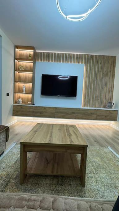 Peace and Love luxury apartment in Center, New Bazaar 2