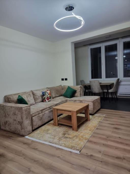 Peace and Love luxury apartment in Center, New Bazaar 2