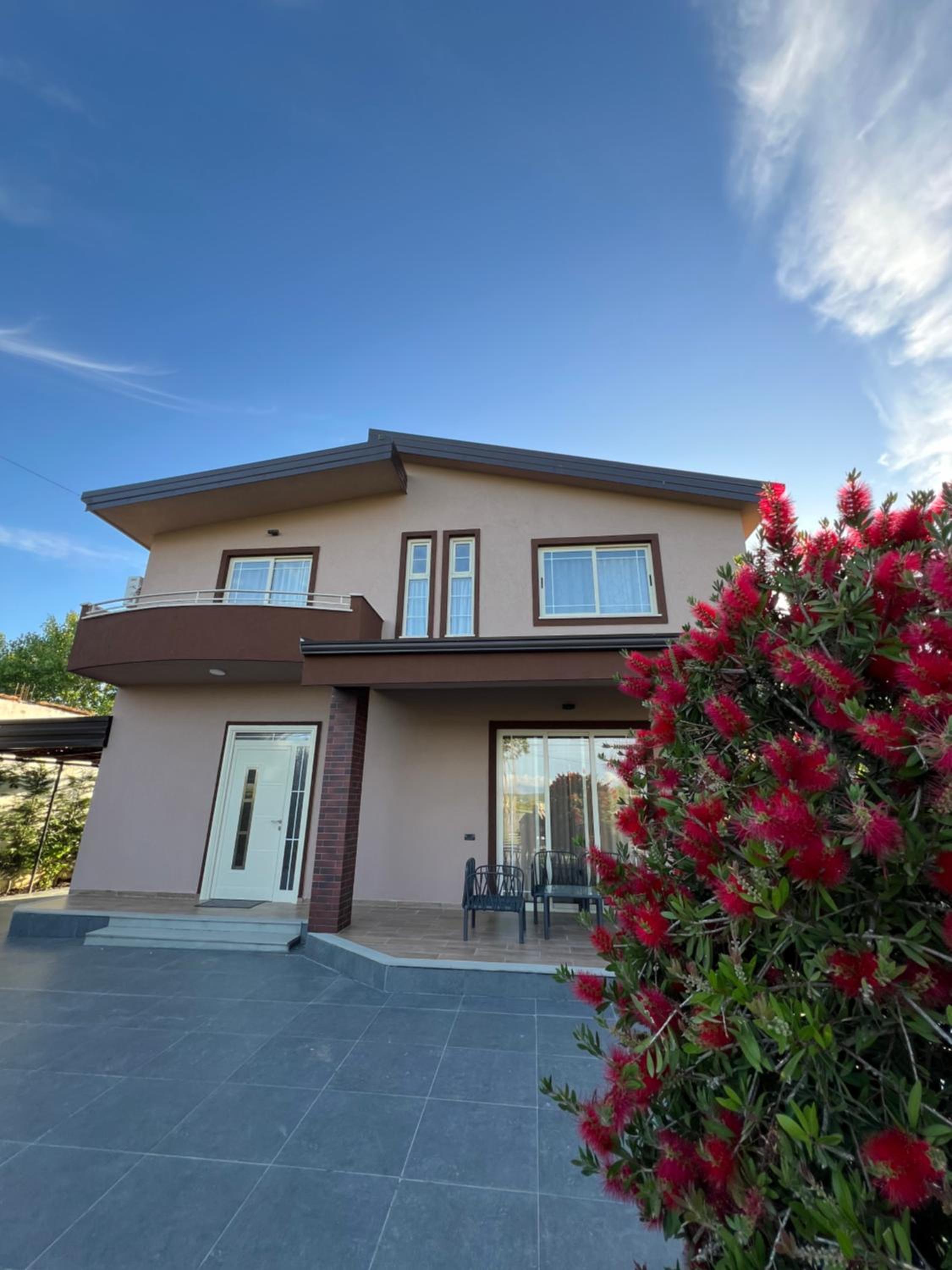 SunnySide Villa