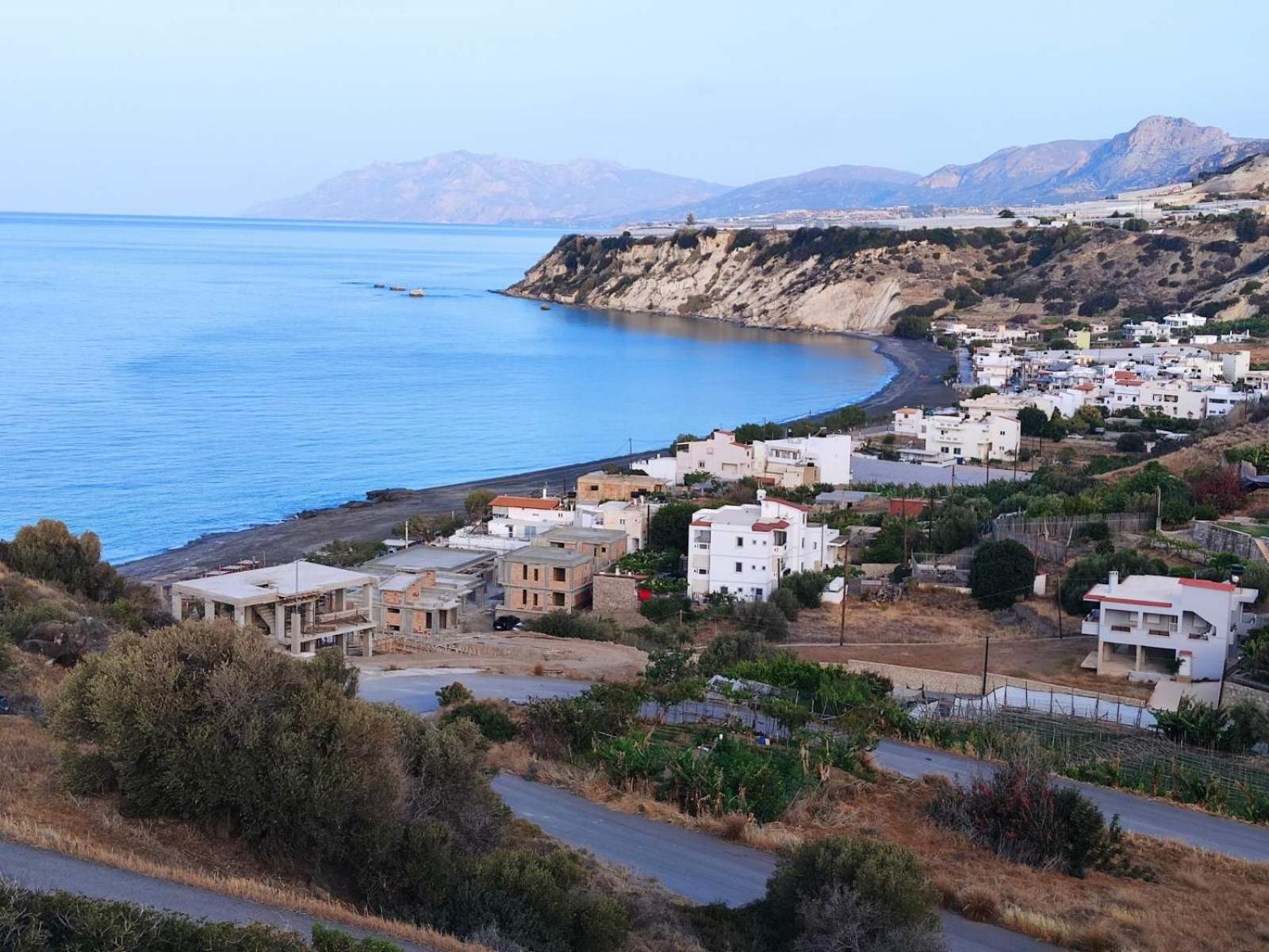 Soso's Apartments -Vacations Next to the Beach