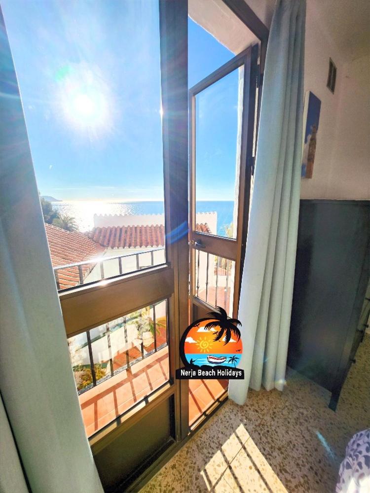 2 Bed Apartment with Sea View near Burriana Beach photo 5
