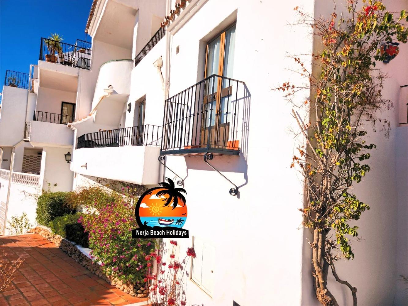 2 Bed Apartment with Sea View near Burriana Beach photo 3