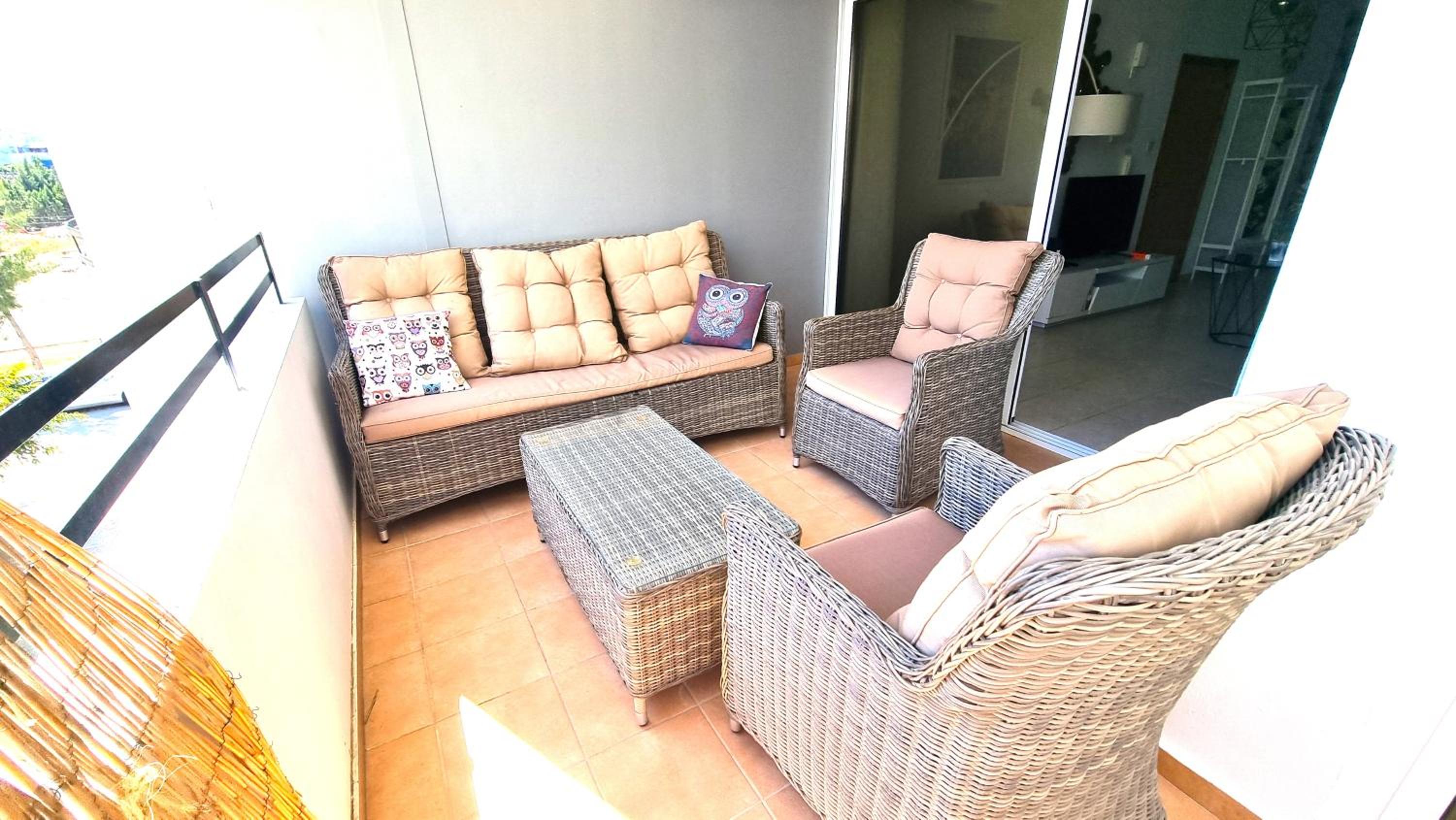 Beach Haven: 7-Minute walk to the beach + Pool