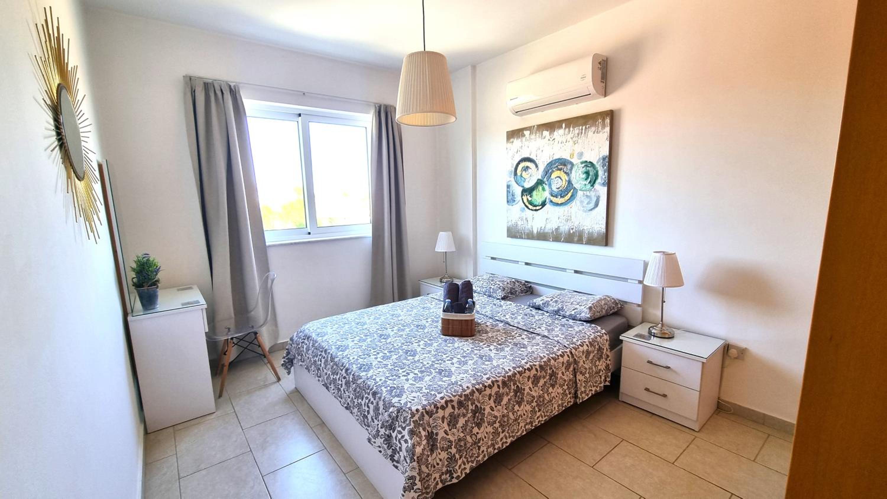 Beach Haven: 7-Minute walk to the beach + Pool