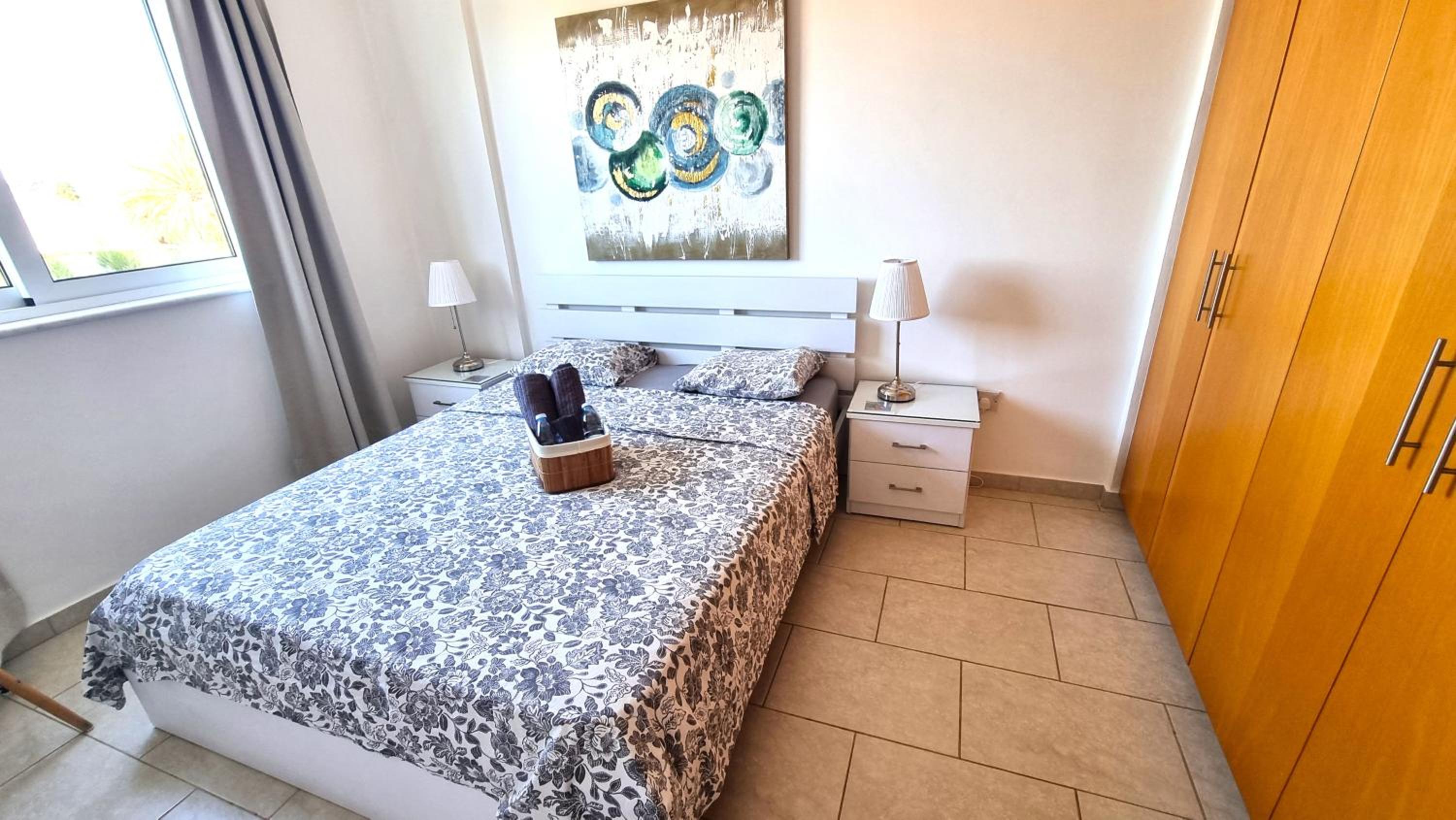 Beach Haven: 7-Minute walk to the beach + Pool