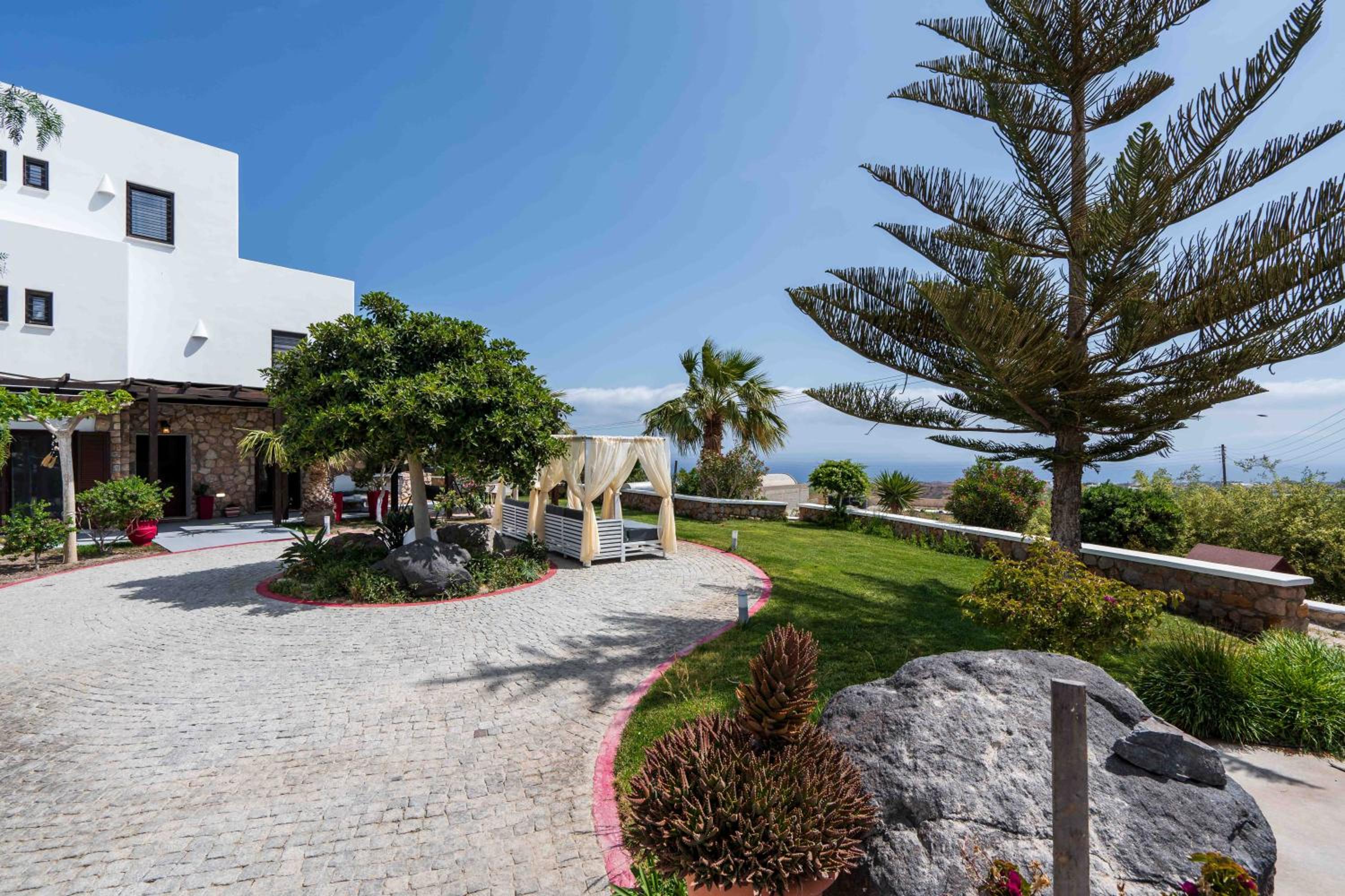 Harmony Luxury Private Villa 2 view 3