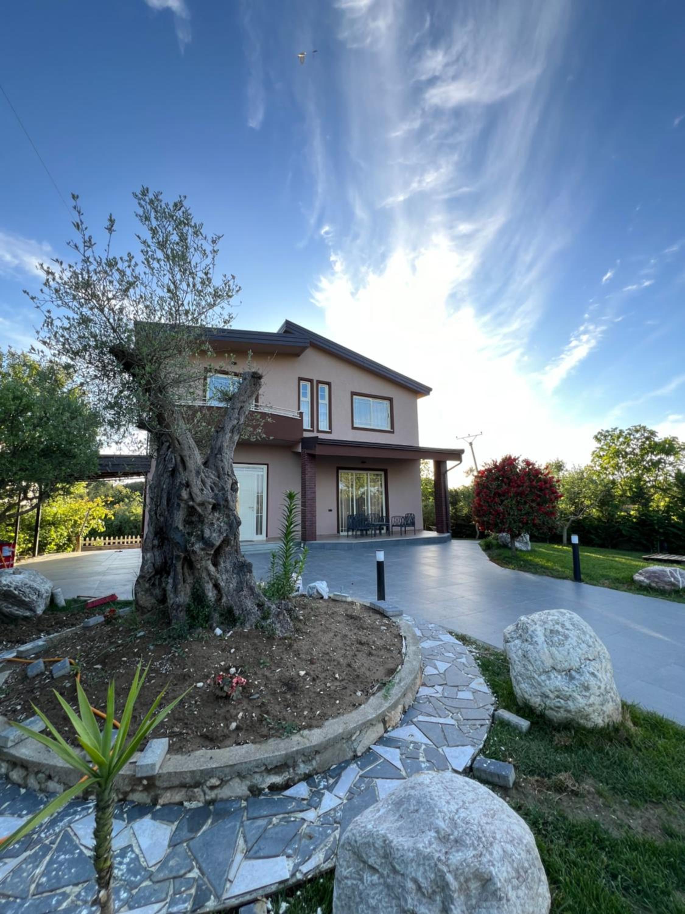 SunnySide Villa
