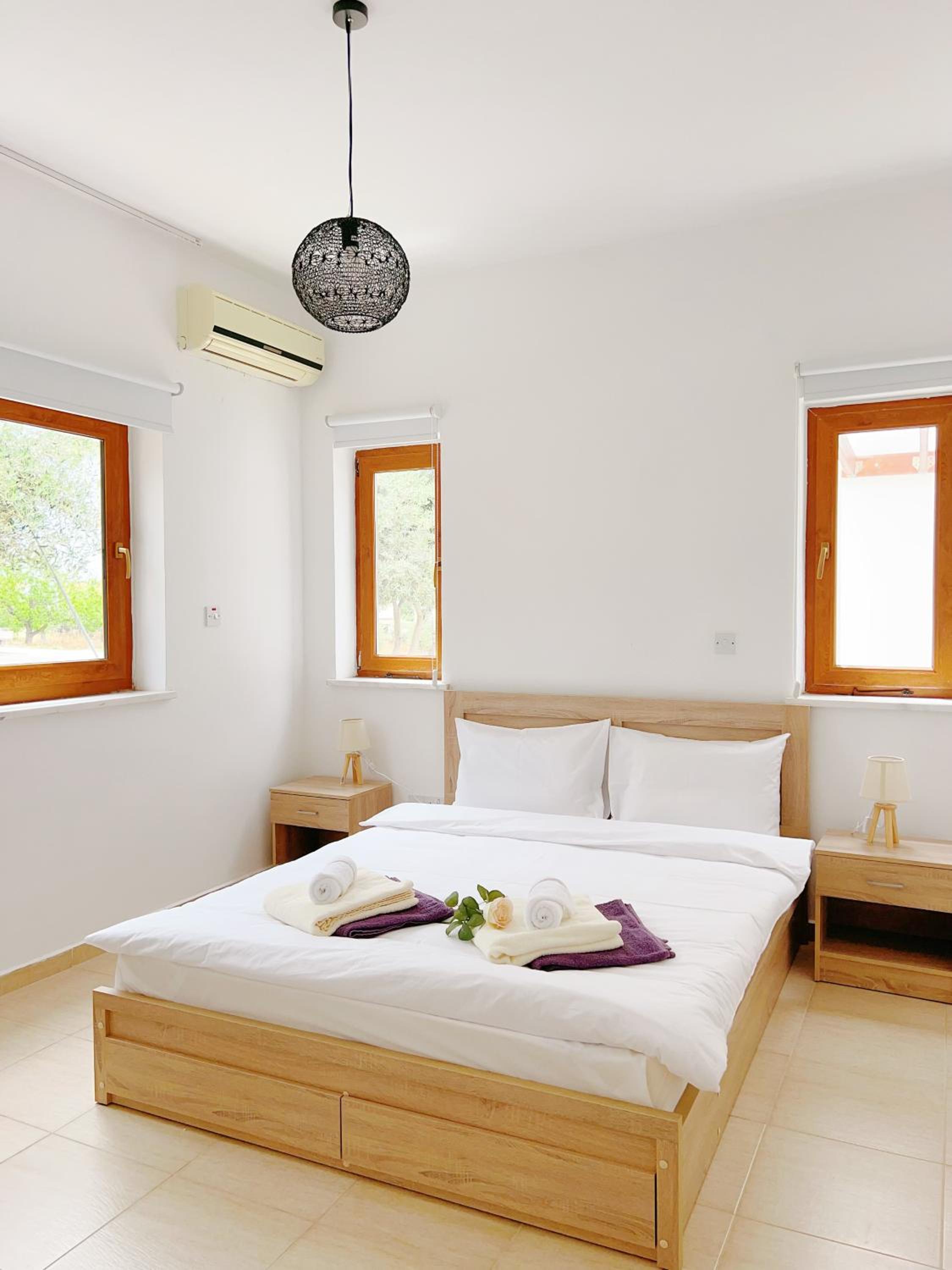 White Mountain Pool Villas