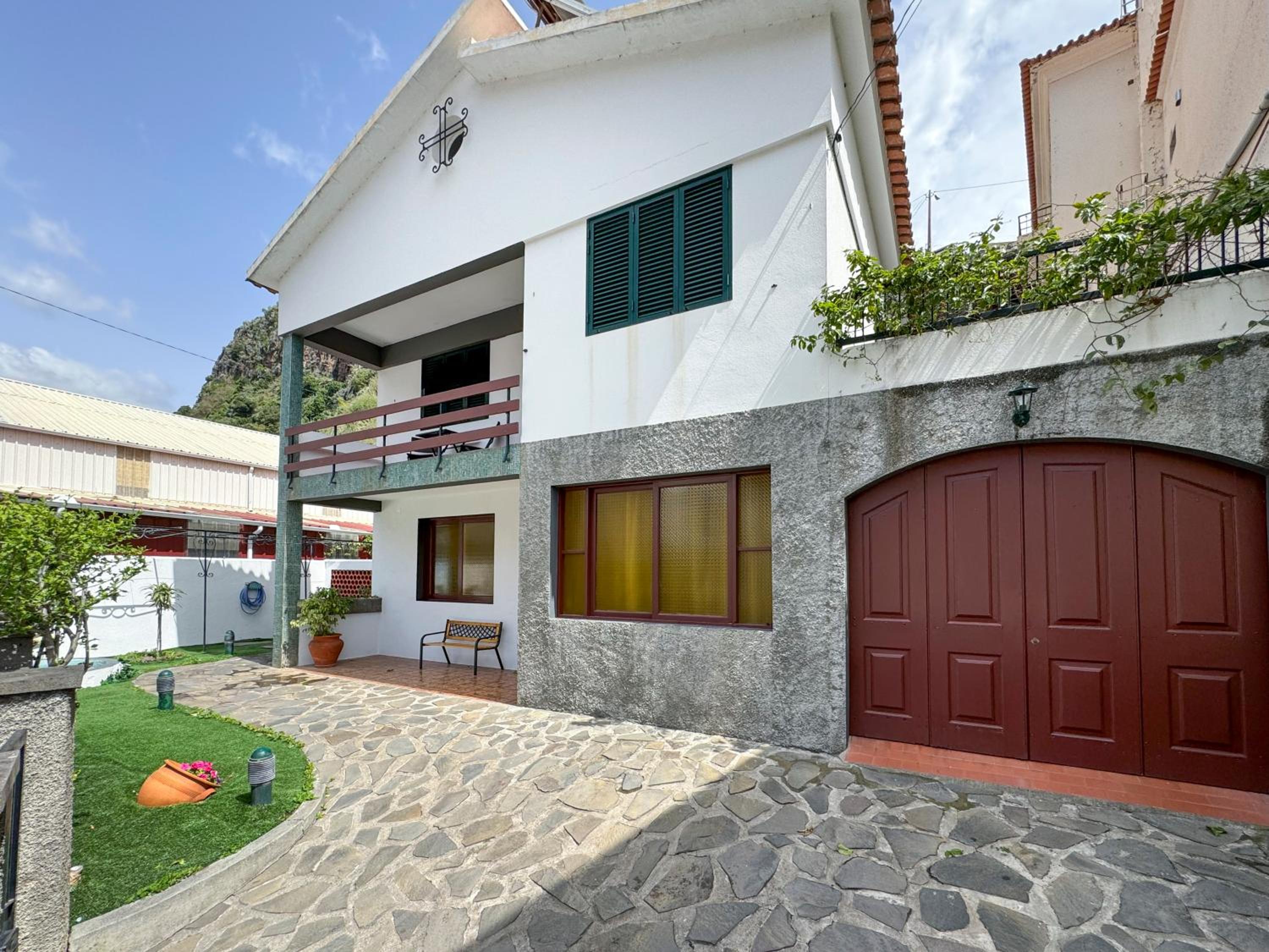 Villa Heredia by GALMI view 5