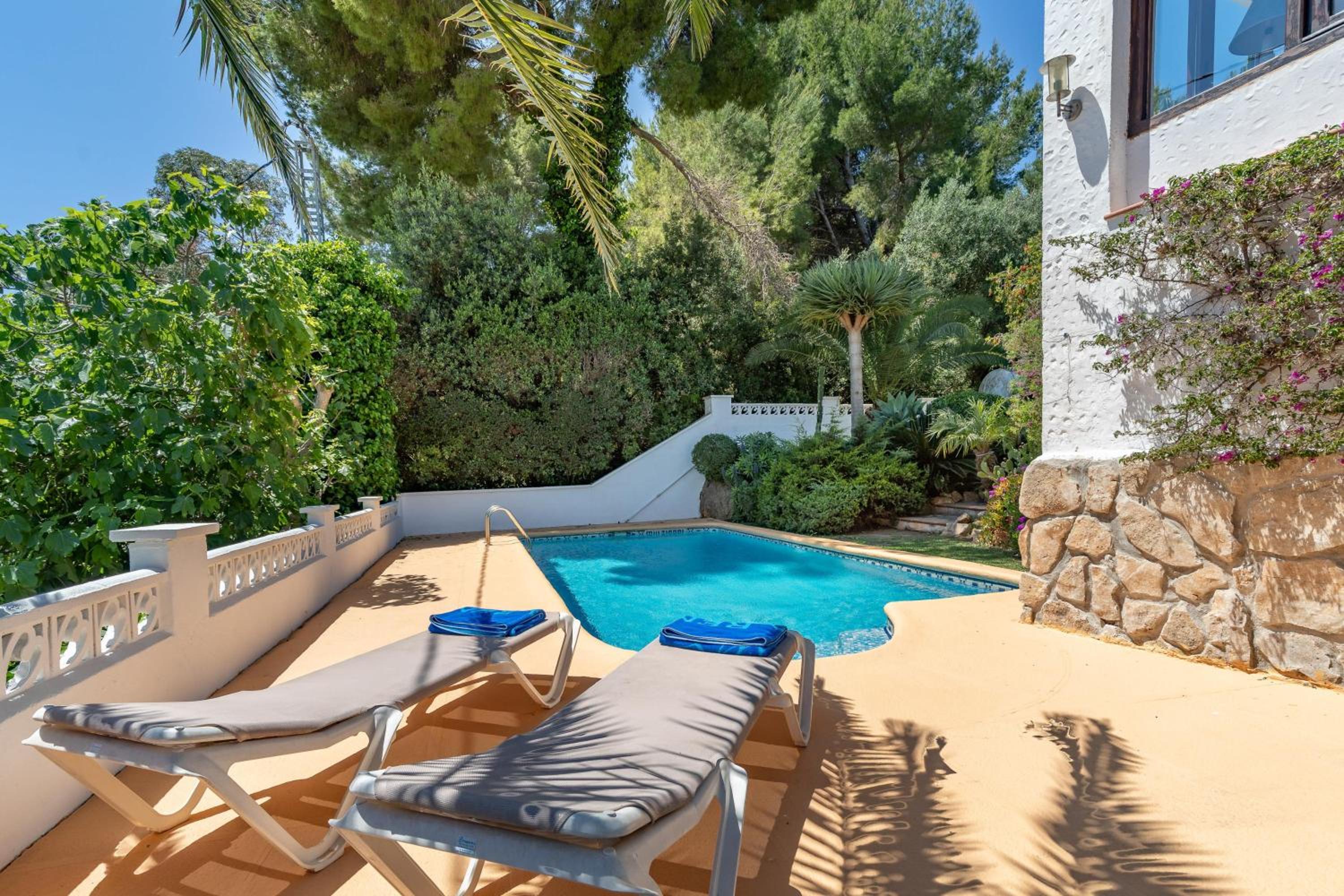 Villa Maria by Aguilarent view 2