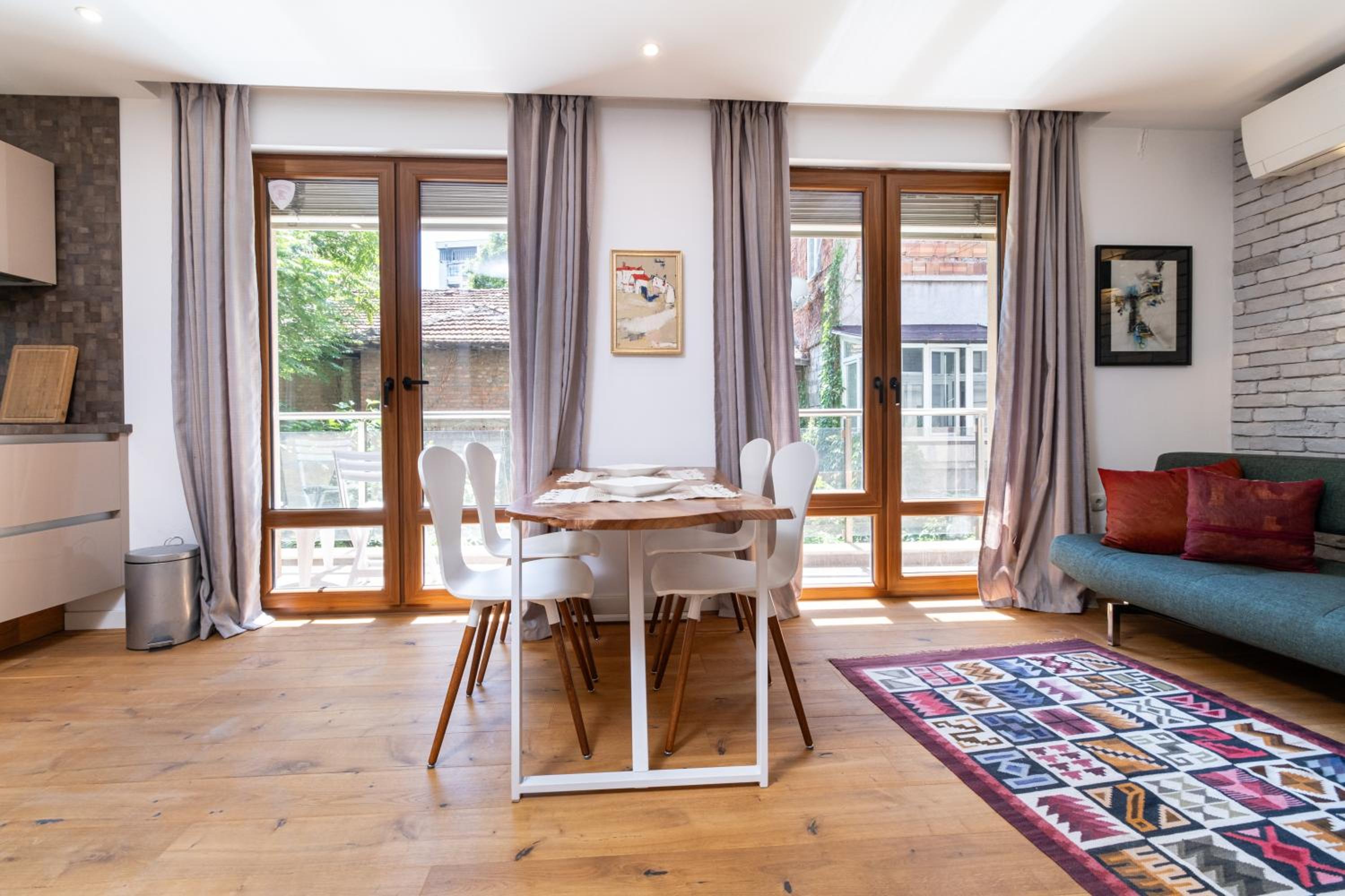 Central 1-bedroom Apartment