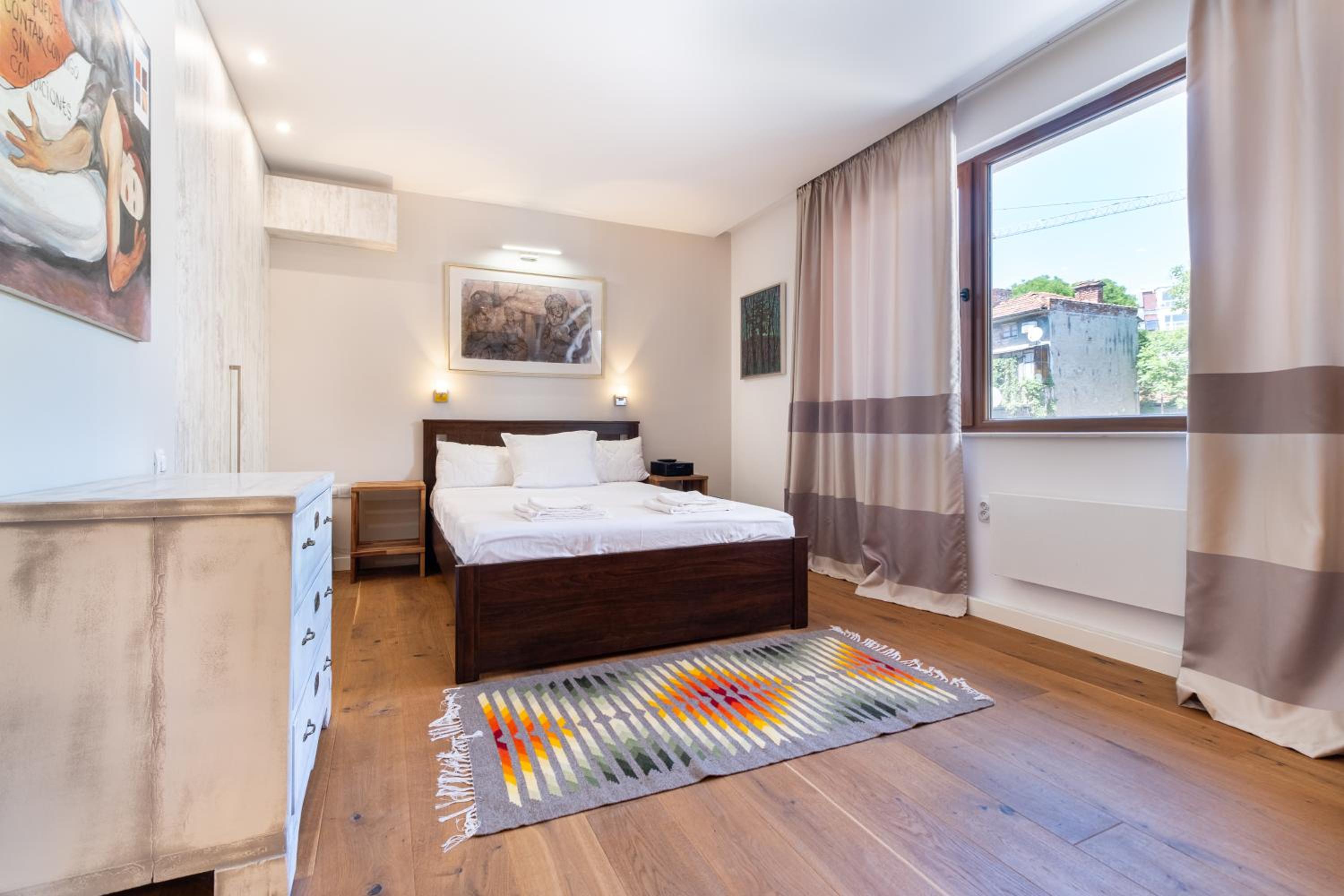 Central 1-bedroom Apartment