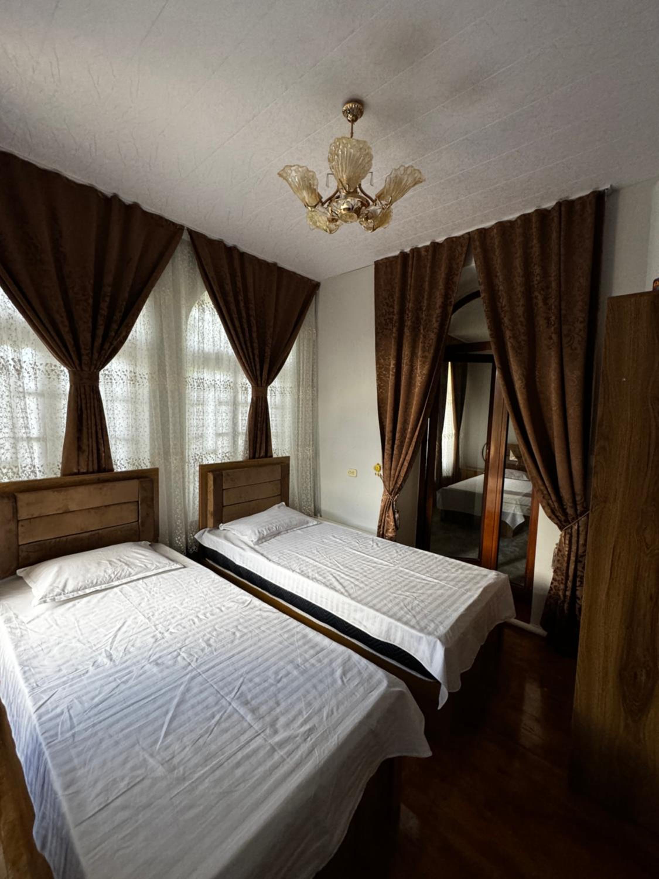 Family Guest House Zaynullo near old city view 2