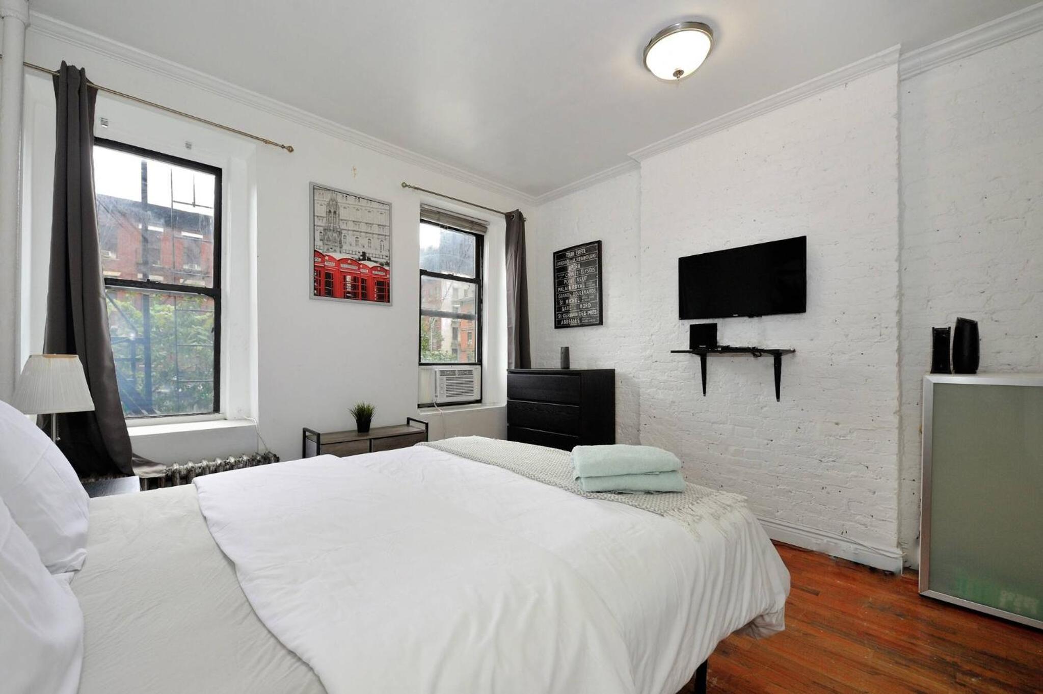 Near Time Square Cozy 2br In Nyc