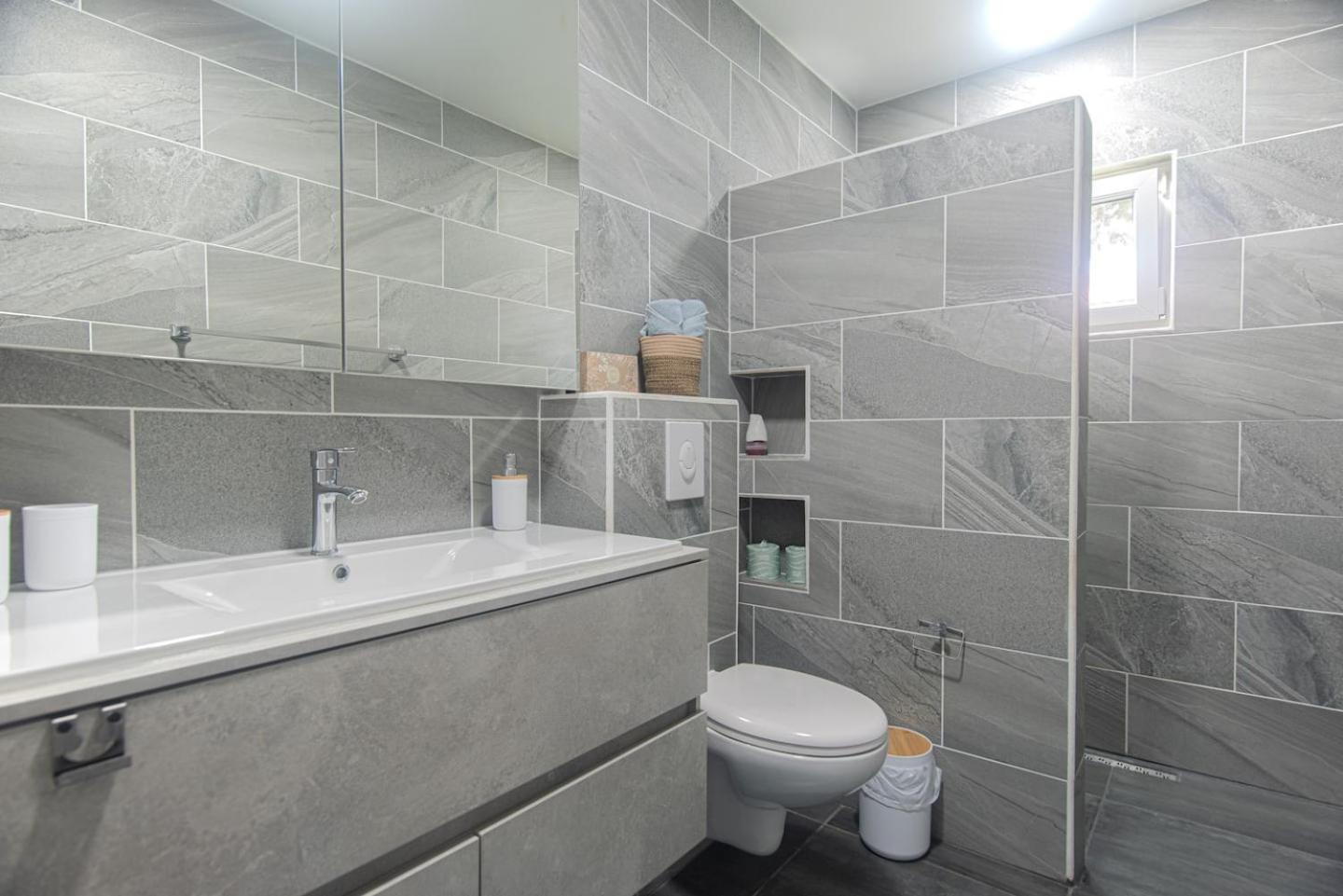 Casa Lima Wjacuzzi 5mins To Eagle Beach