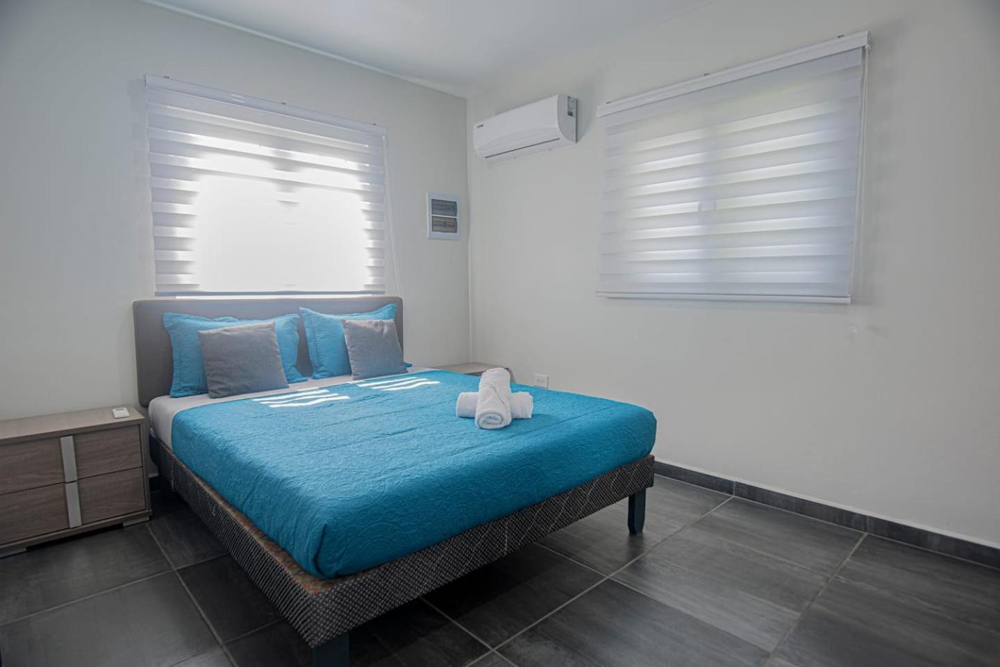 Casa Lima Wjacuzzi 5mins To Eagle Beach
