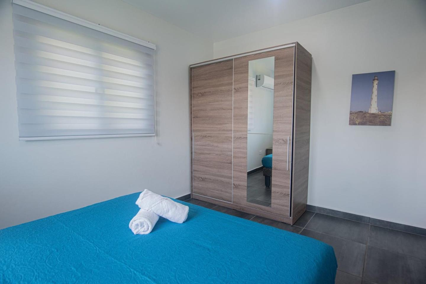Casa Lima Wjacuzzi 5mins To Eagle Beach