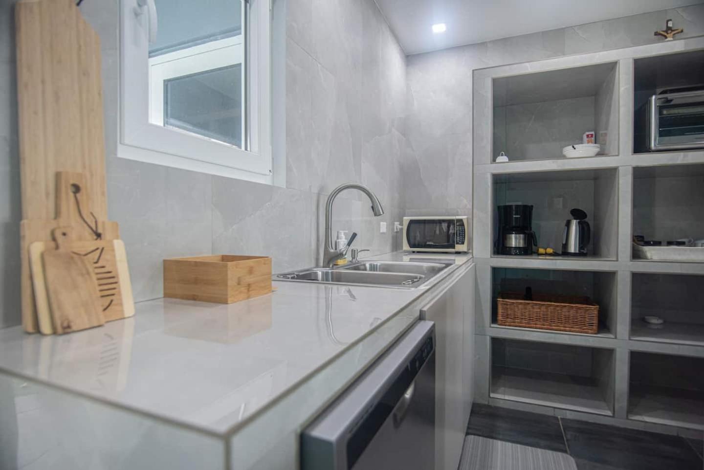 Casa Lima Wjacuzzi 5mins To Eagle Beach