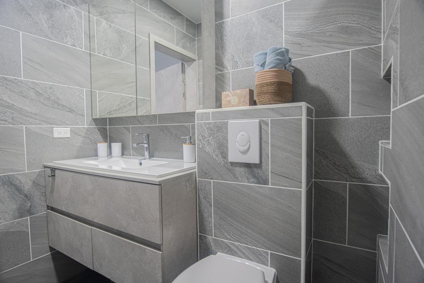Casa Lima Wjacuzzi 5mins To Eagle Beach
