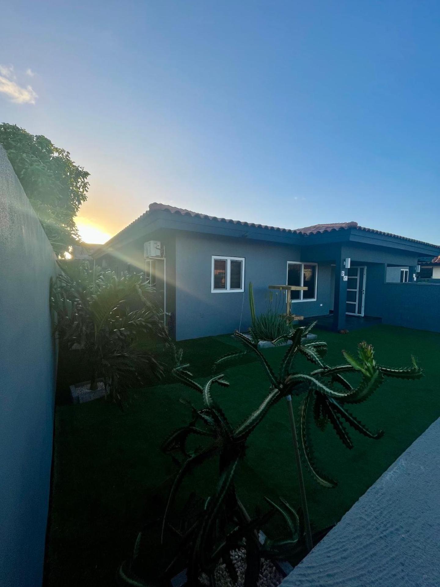Casa Lima Wjacuzzi 5mins To Eagle Beach